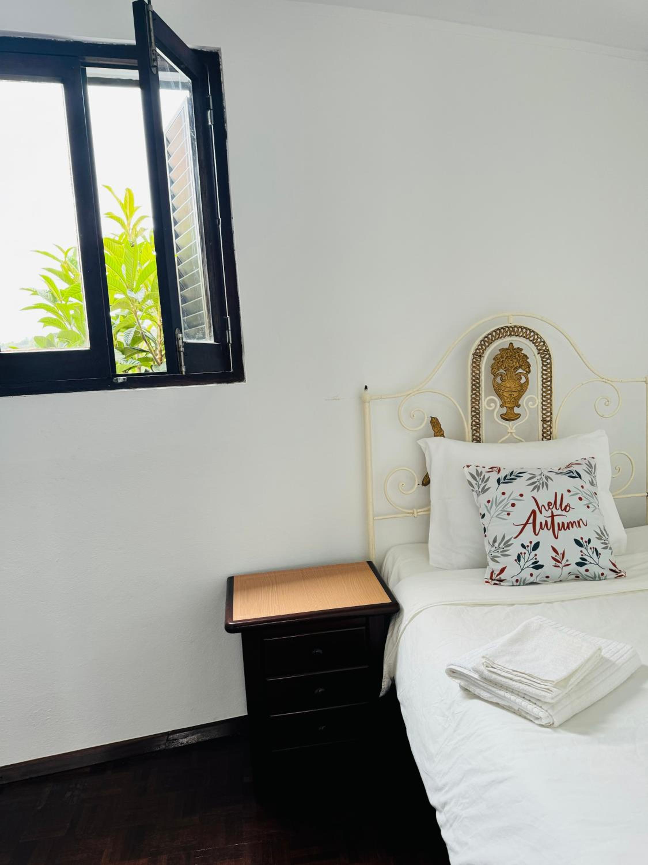 Natalie's tiny house- 6 minutes from the beach! view 3