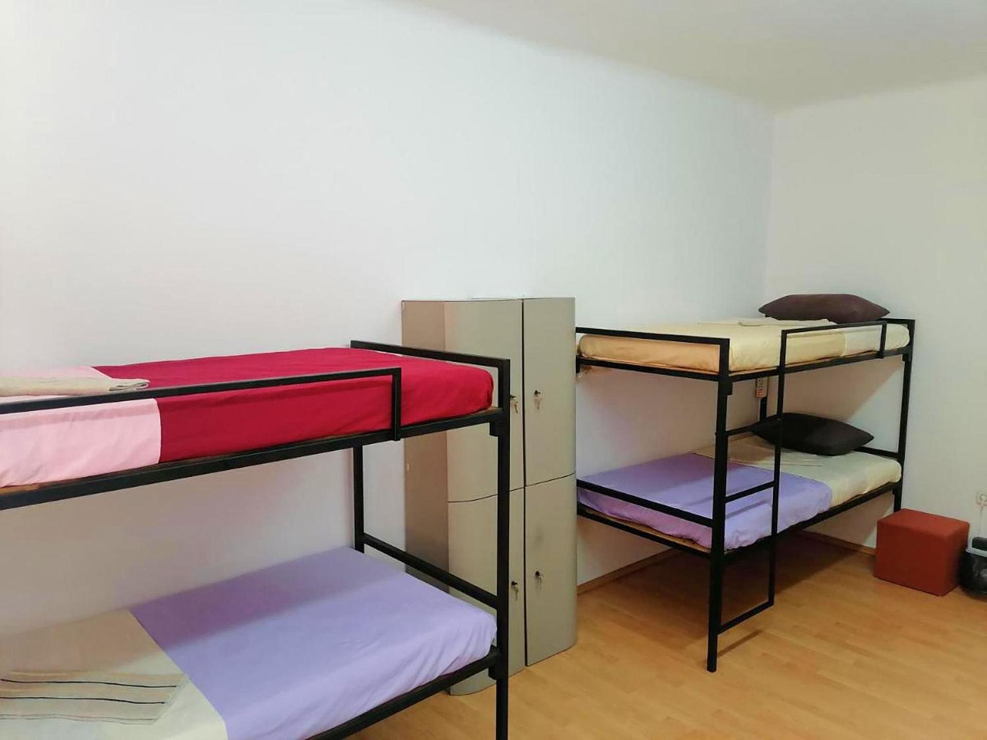 FG 1861 Hostel