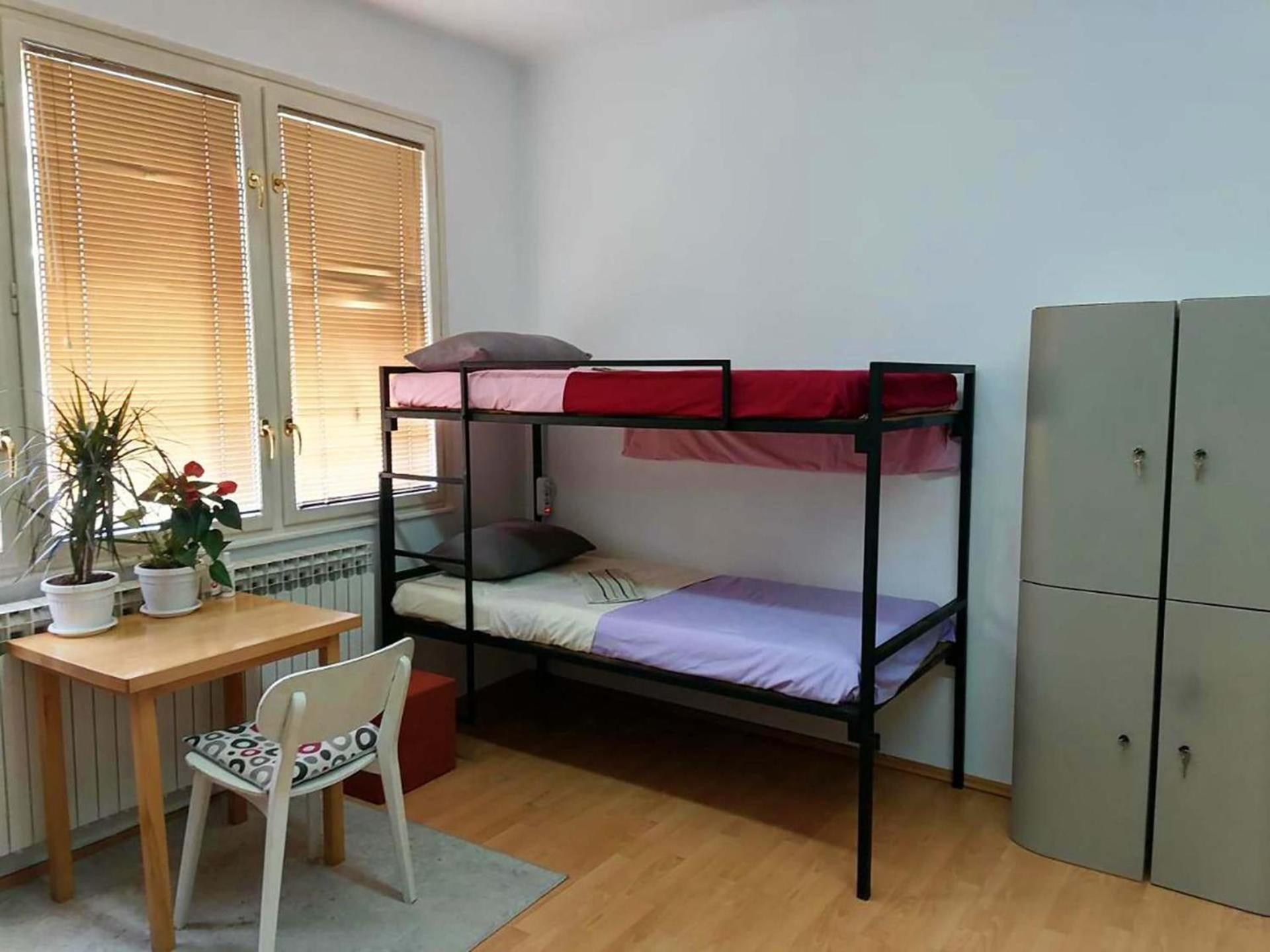FG 1861 Hostel