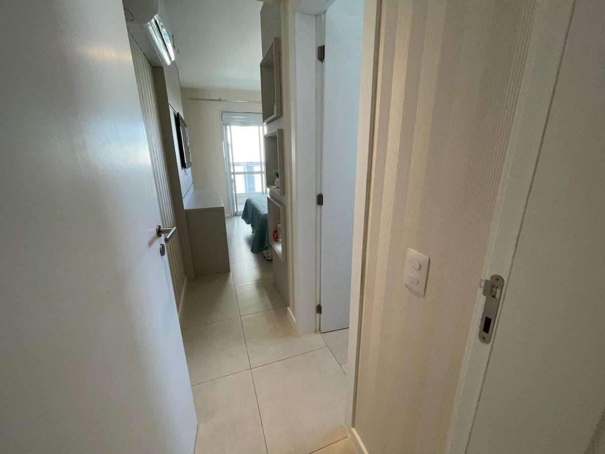 cód 56 - Apartamento á 300M do mar