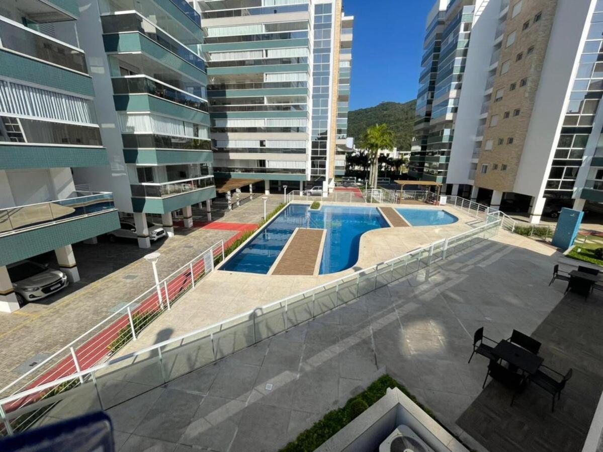 Cód 58 - Apartamento de 2 suítes com piscina.