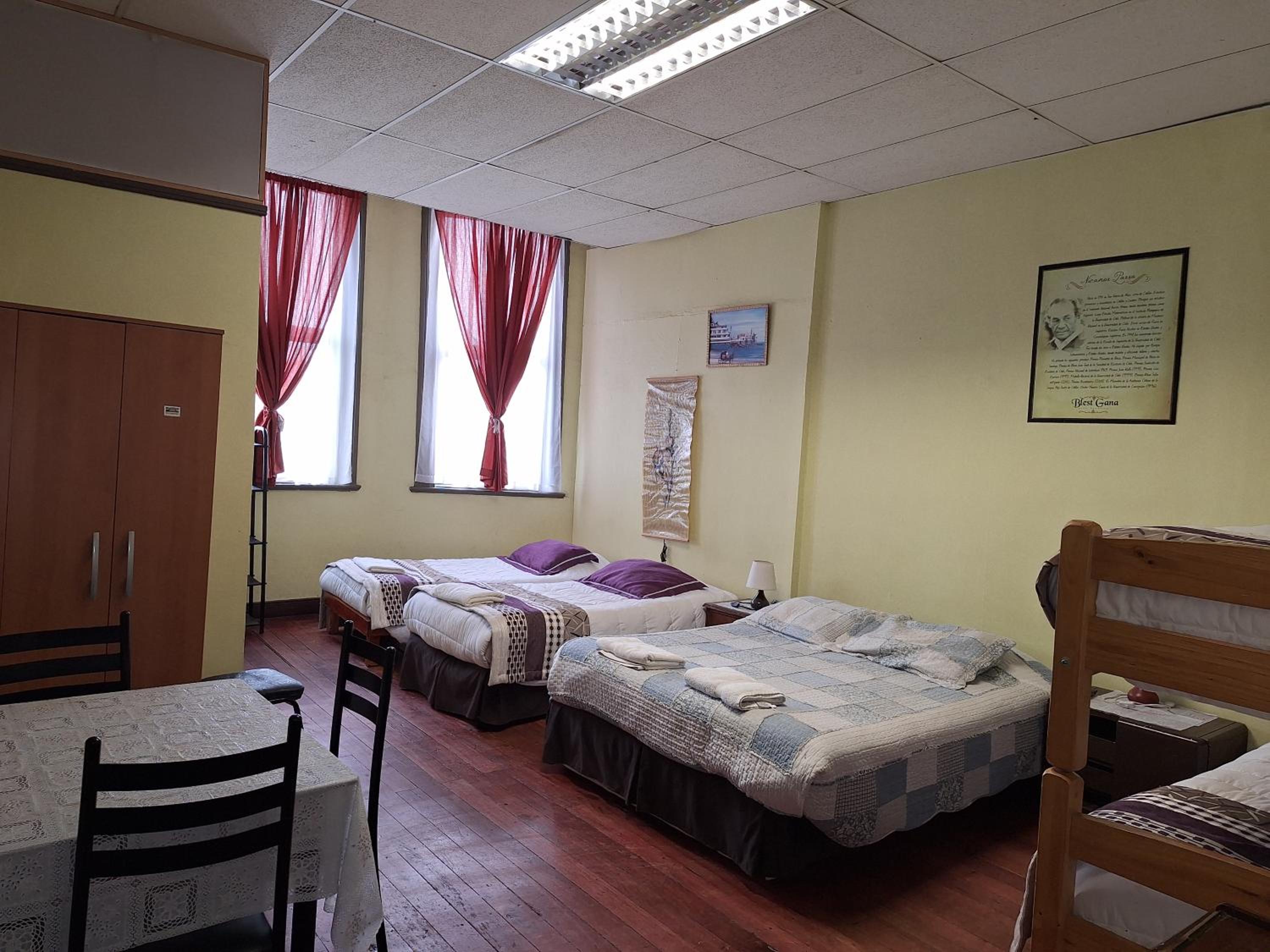 Hostal Residencia Blest Gana