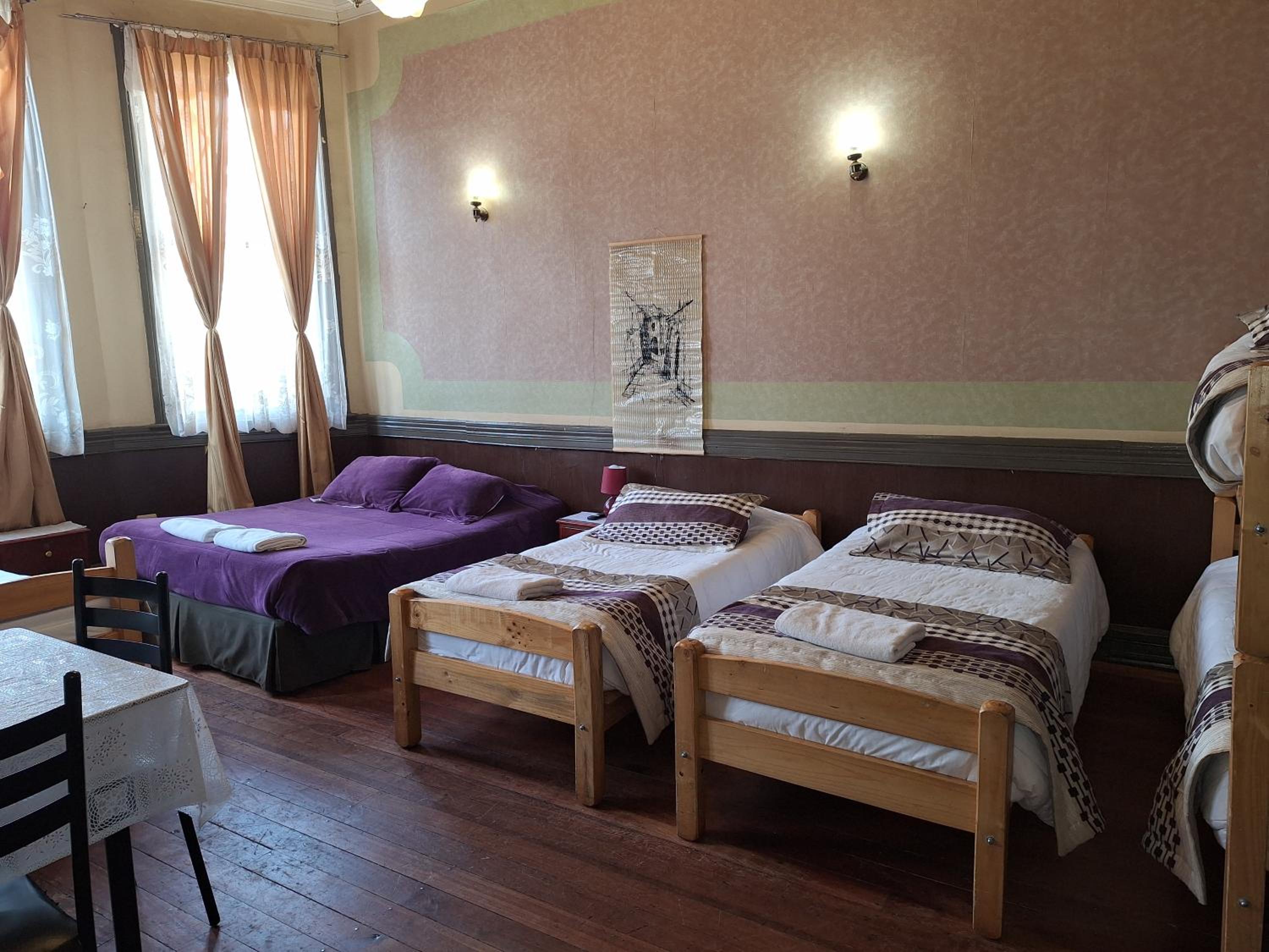 Hostal Residencia Blest Gana