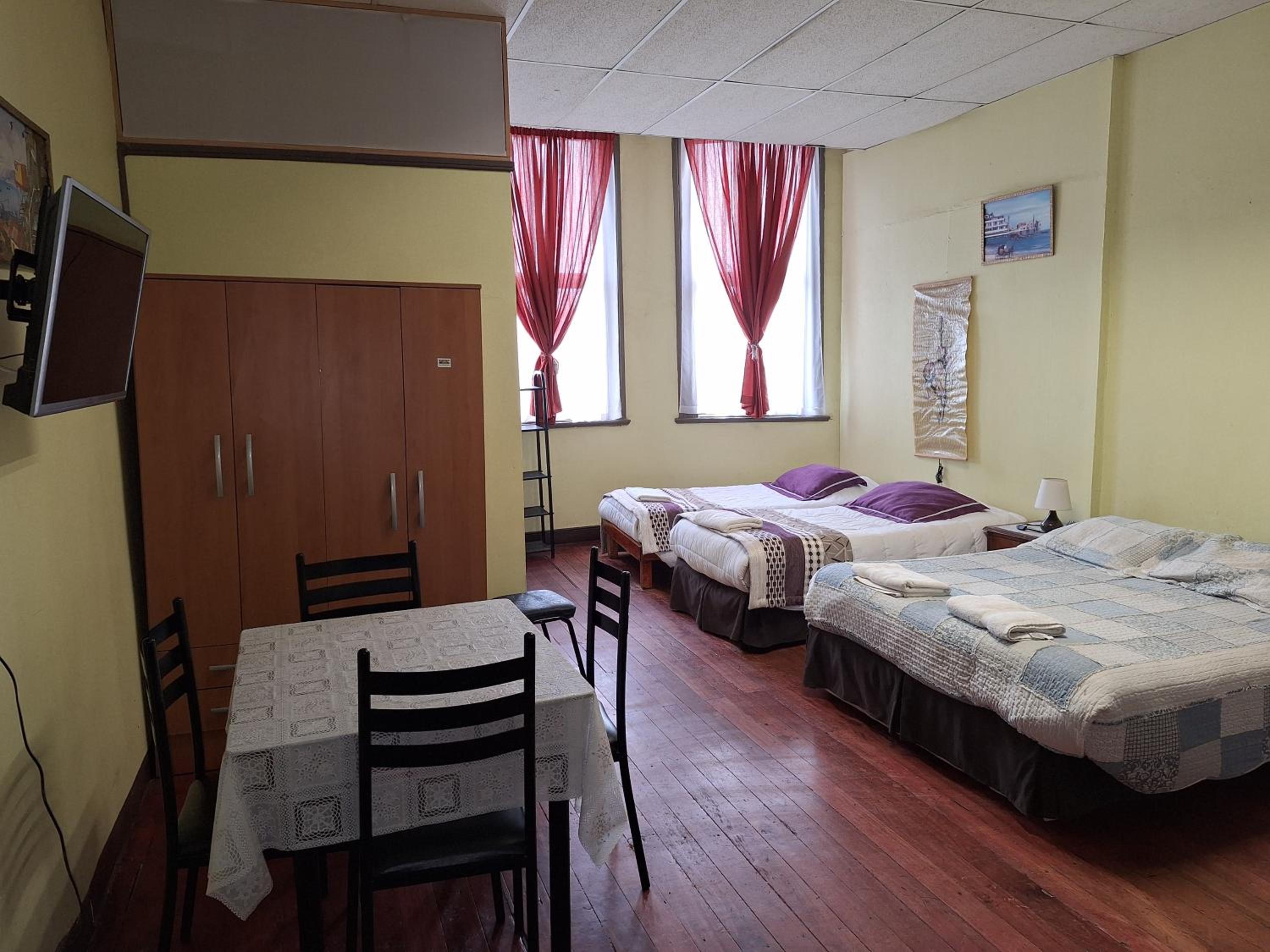 Hostal Residencia Blest Gana