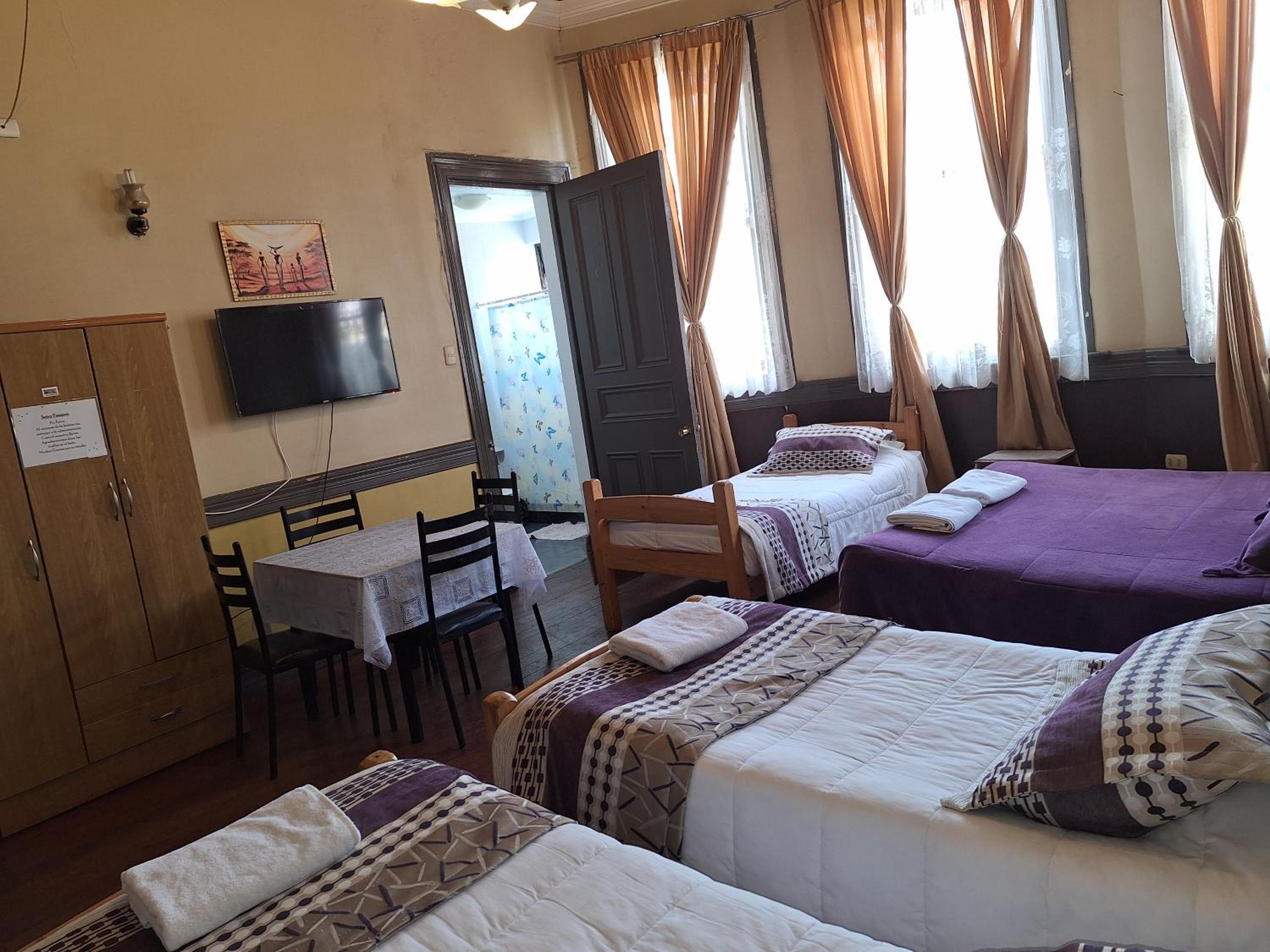 Hostal Residencia Blest Gana