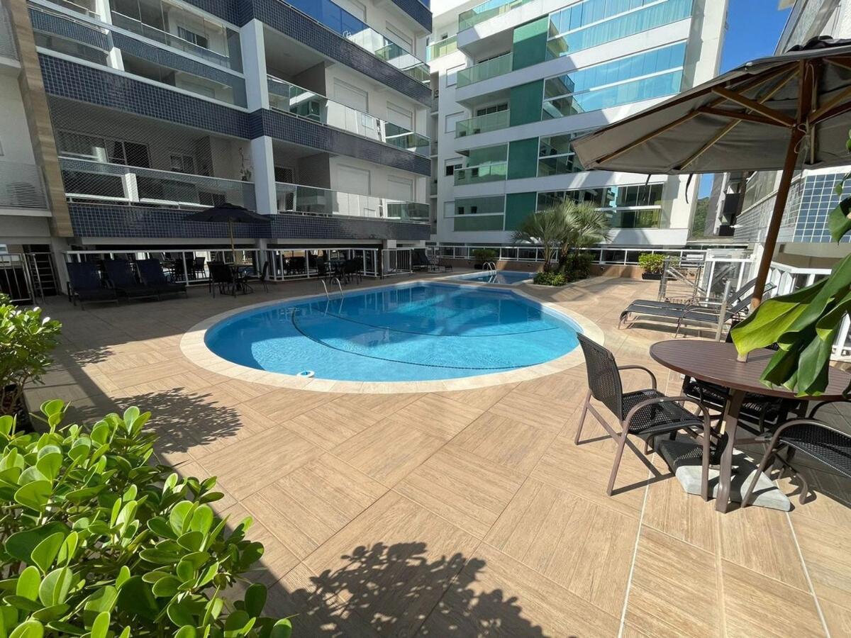 Cód 111 · Amplo apartamento no Residencial Plaza