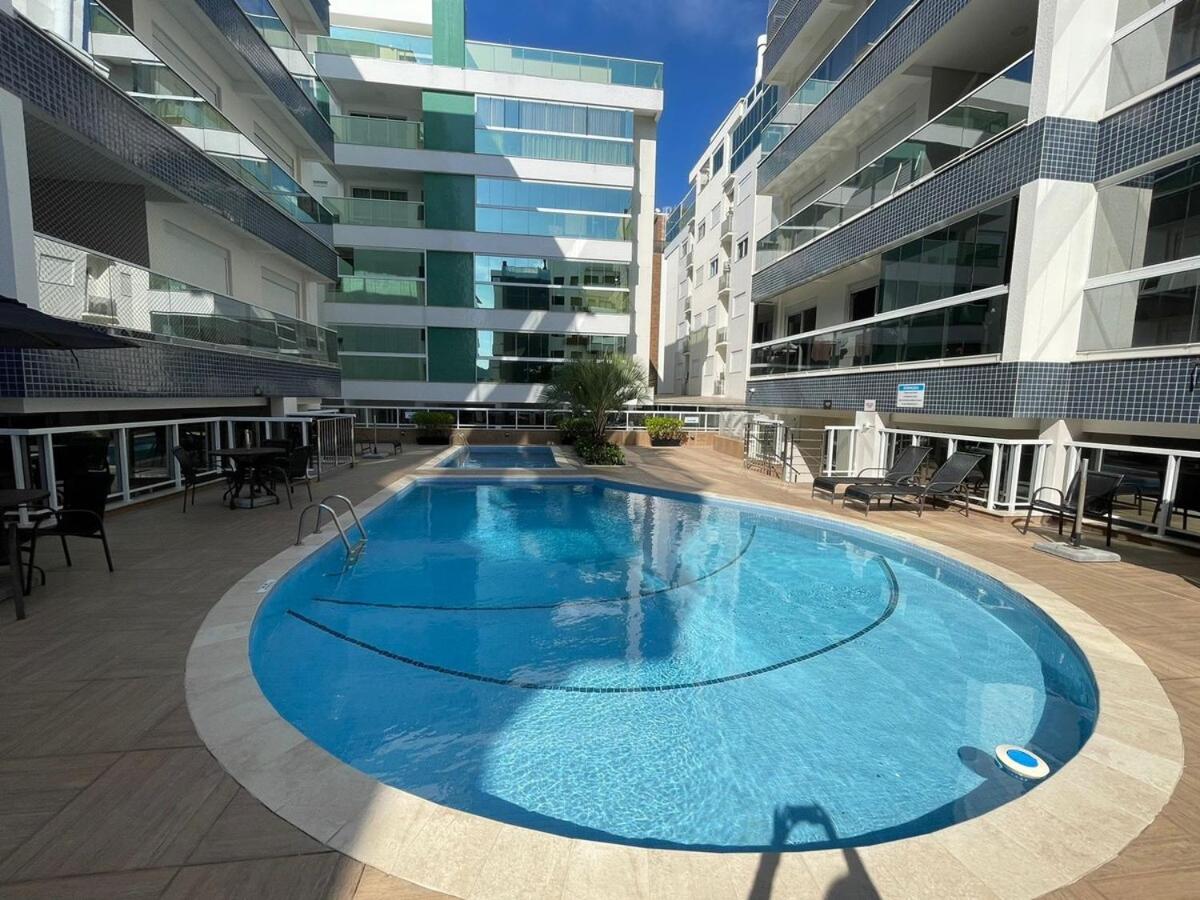Cód 111 · Amplo apartamento no Residencial Plaza
