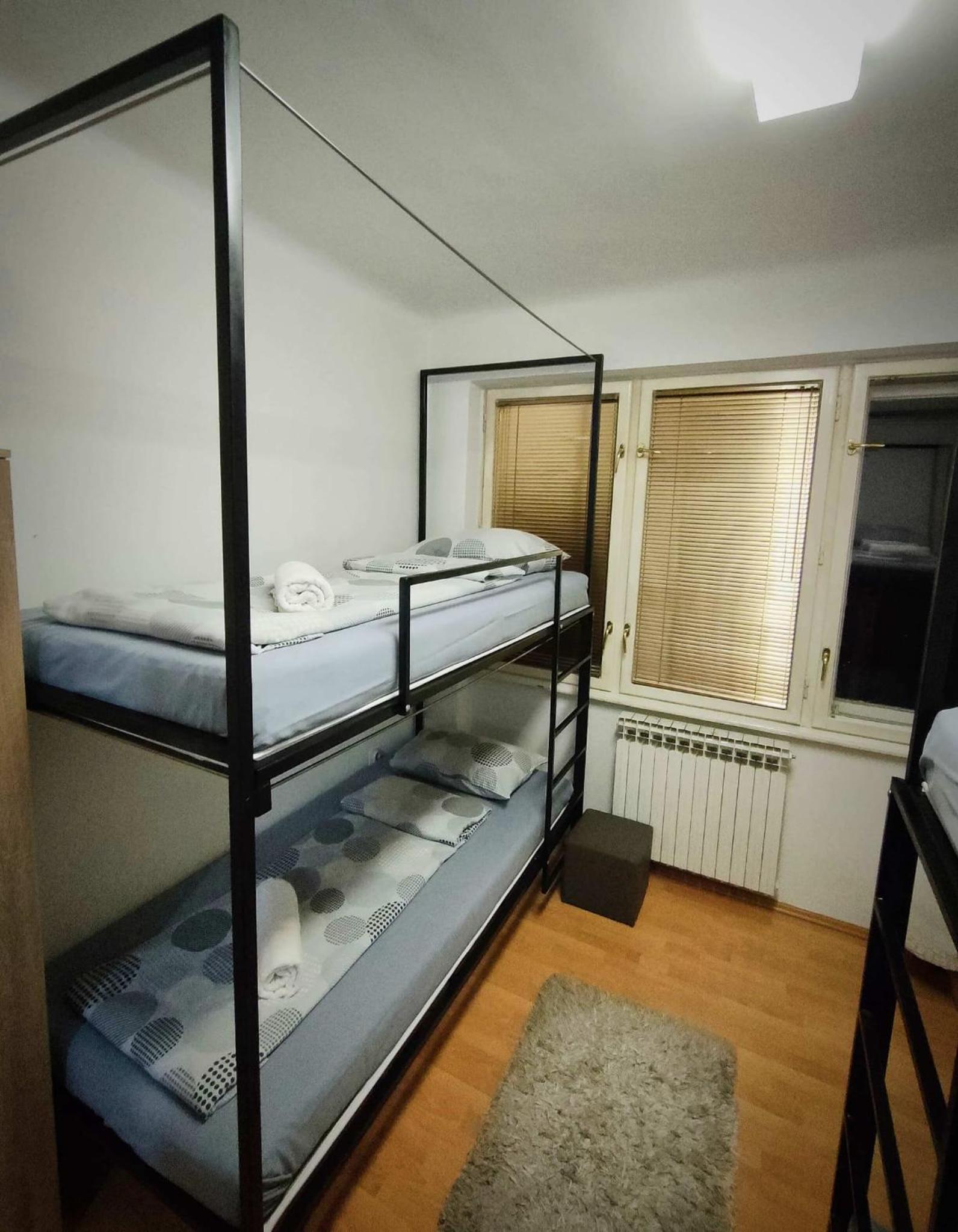 FG 1861 Hostel