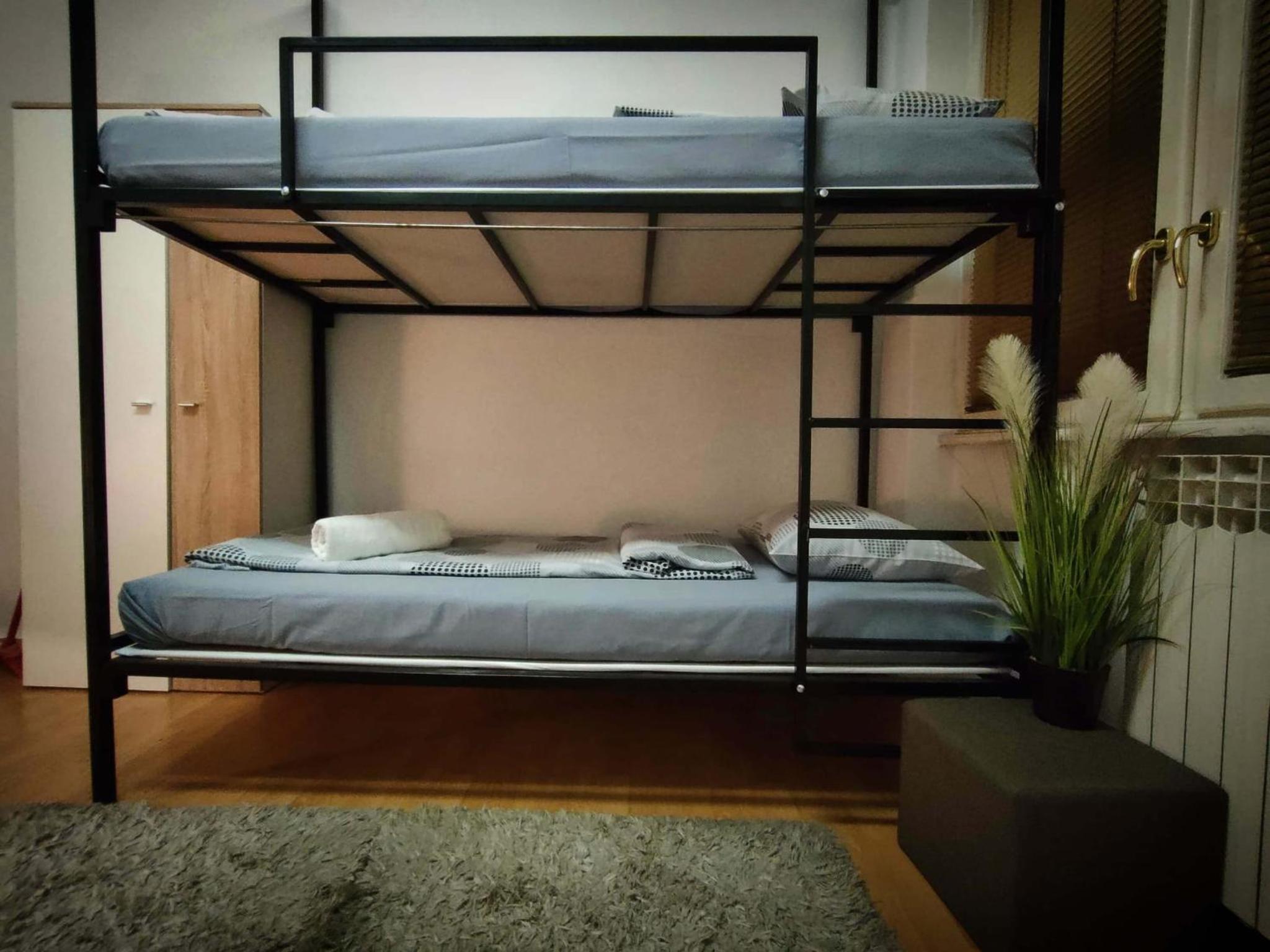 FG 1861 Hostel