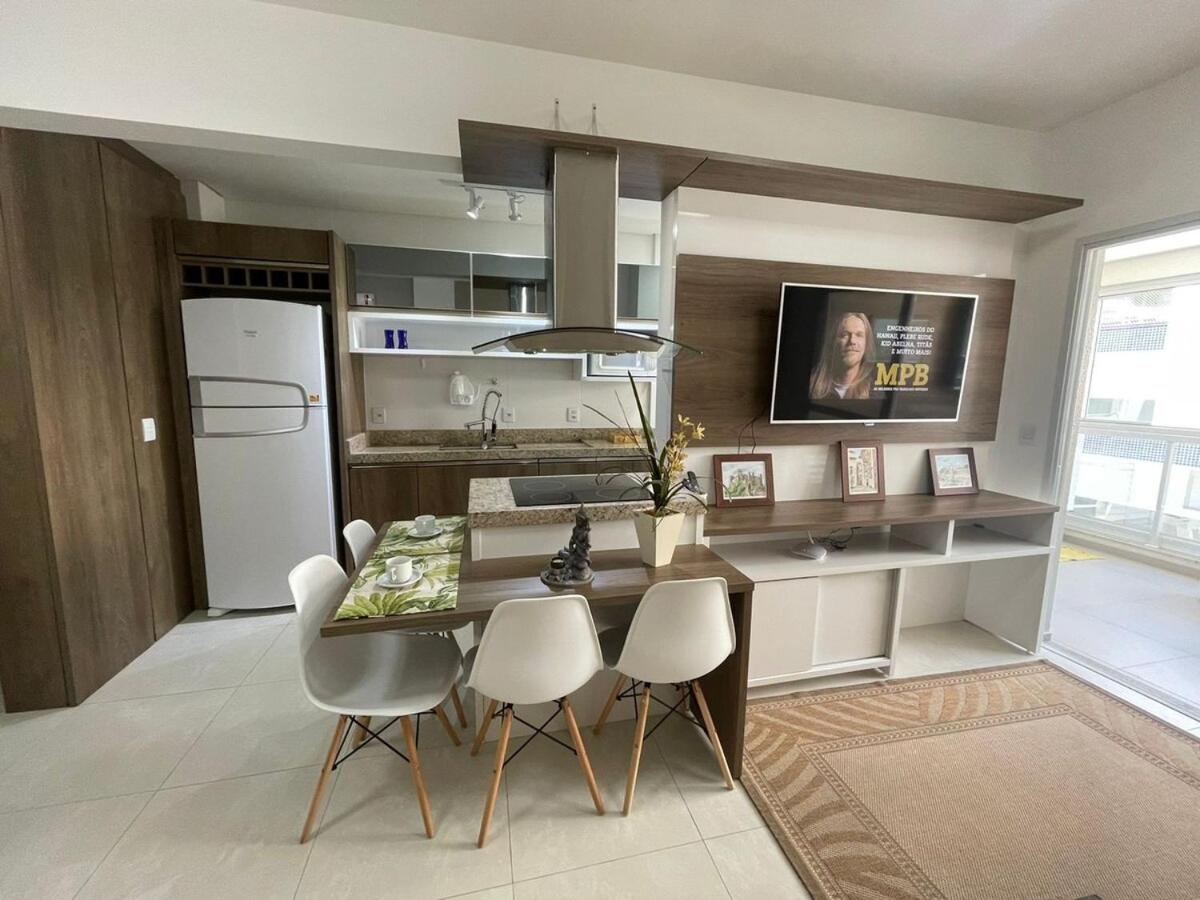 Cód 111 · Amplo apartamento no Residencial Plaza