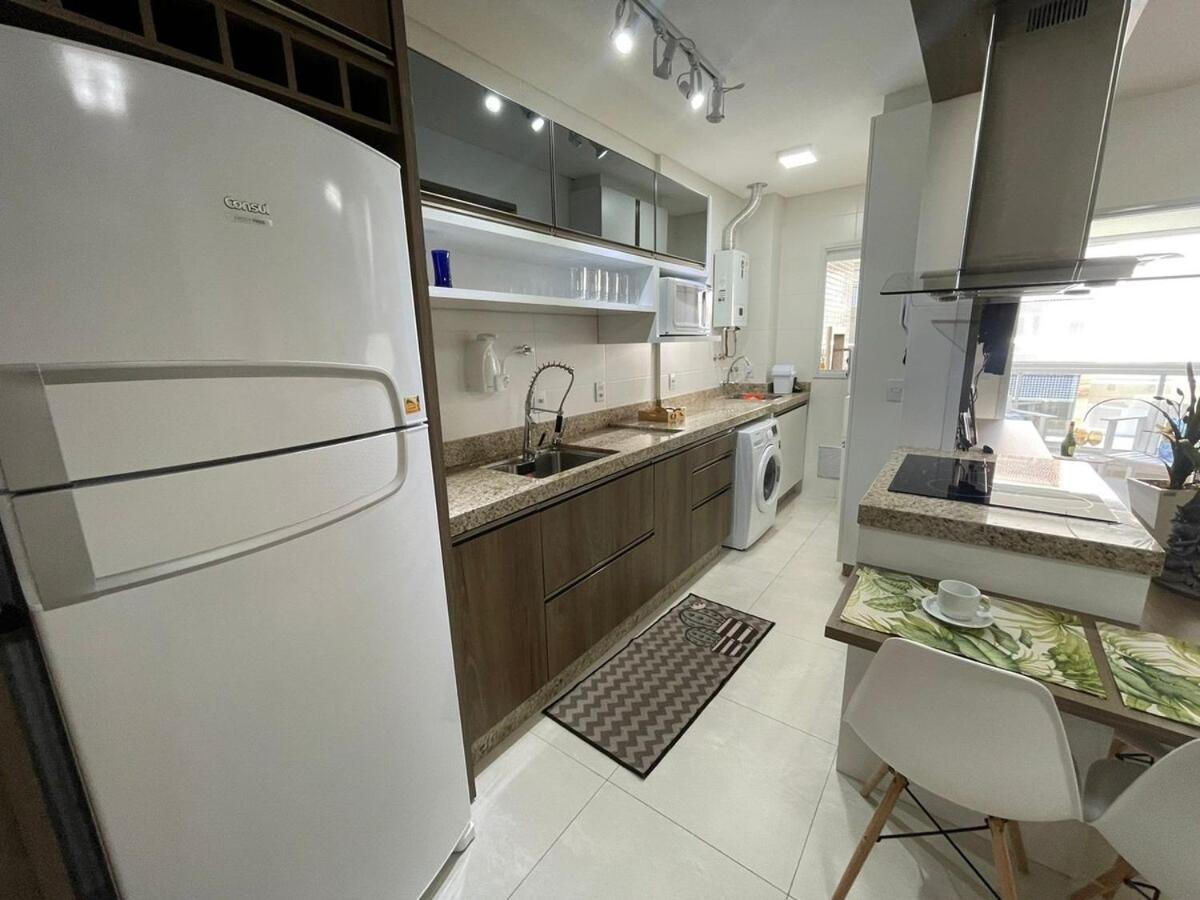 Cód 111 · Amplo apartamento no Residencial Plaza