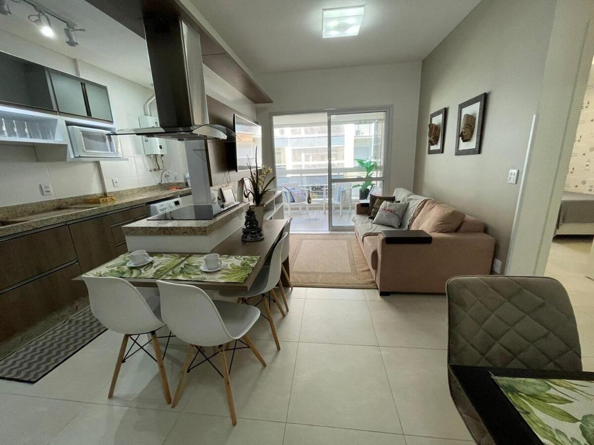 Cód 111 · Amplo apartamento no Residencial Plaza