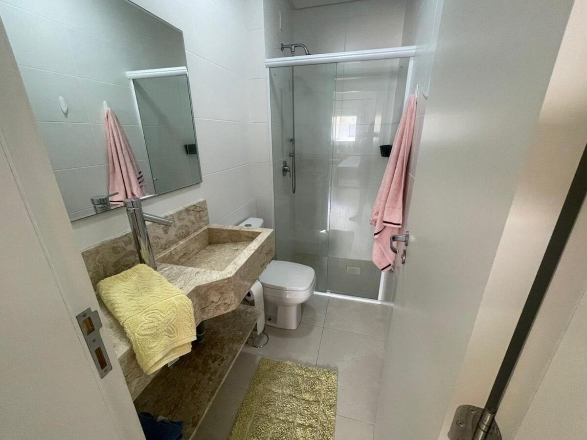 Cód 111 · Amplo apartamento no Residencial Plaza