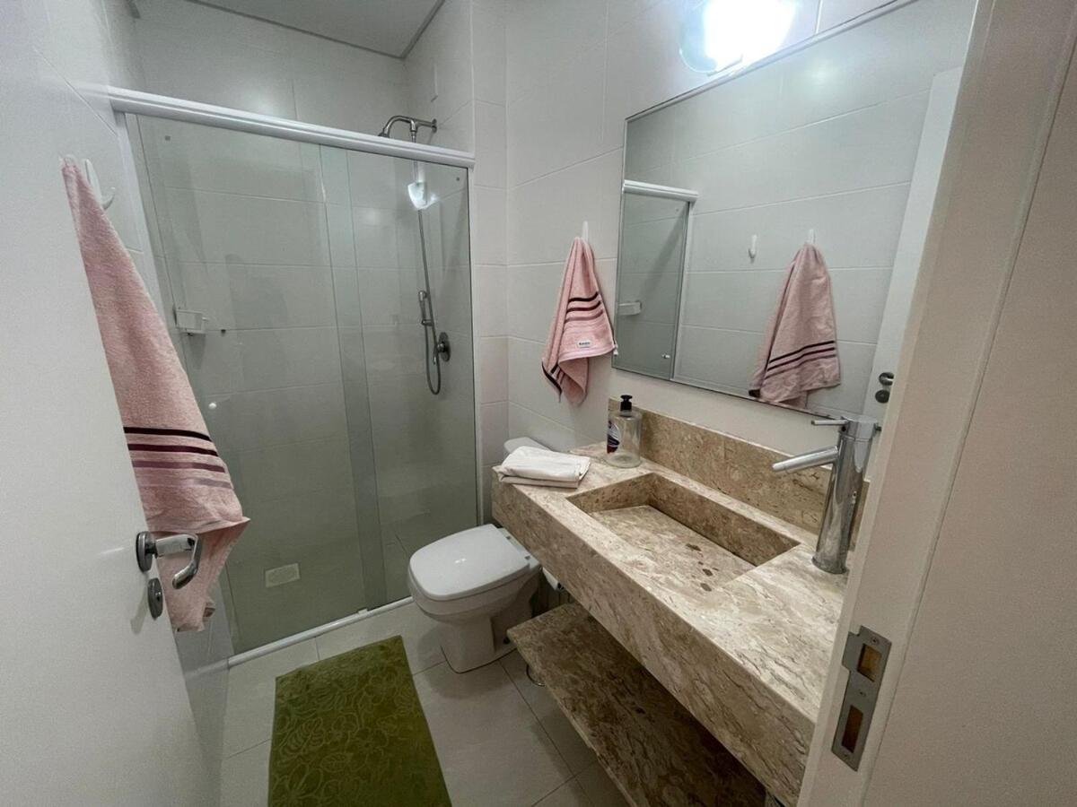 Cód 111 · Amplo apartamento no Residencial Plaza