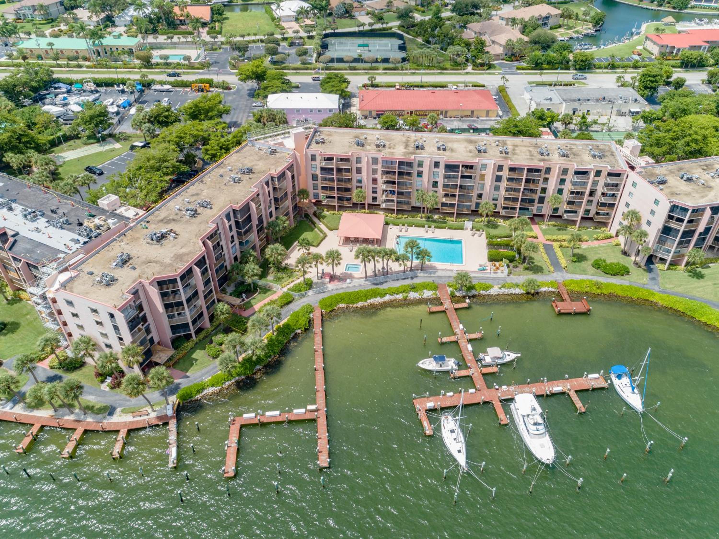 Perfect Waterfront Getaway on Marco River view 3