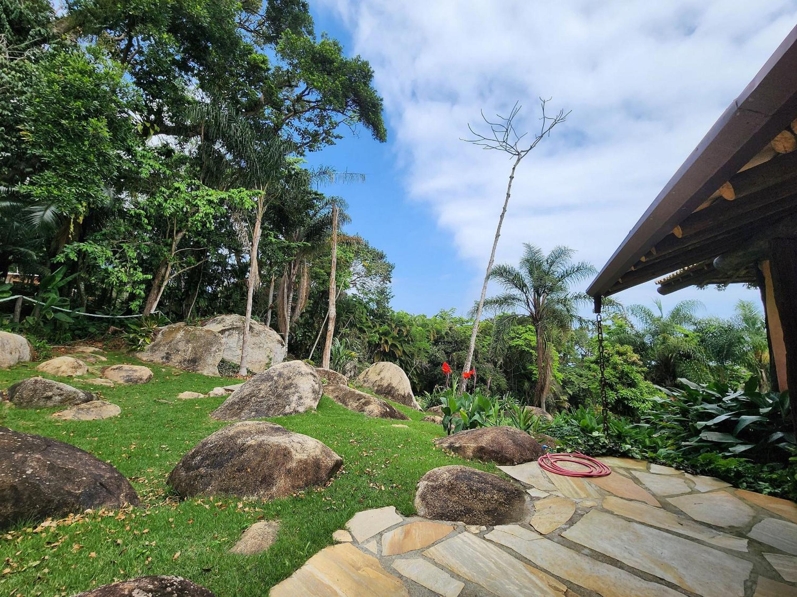 Bangalô com vista e piscina natural em Flechas