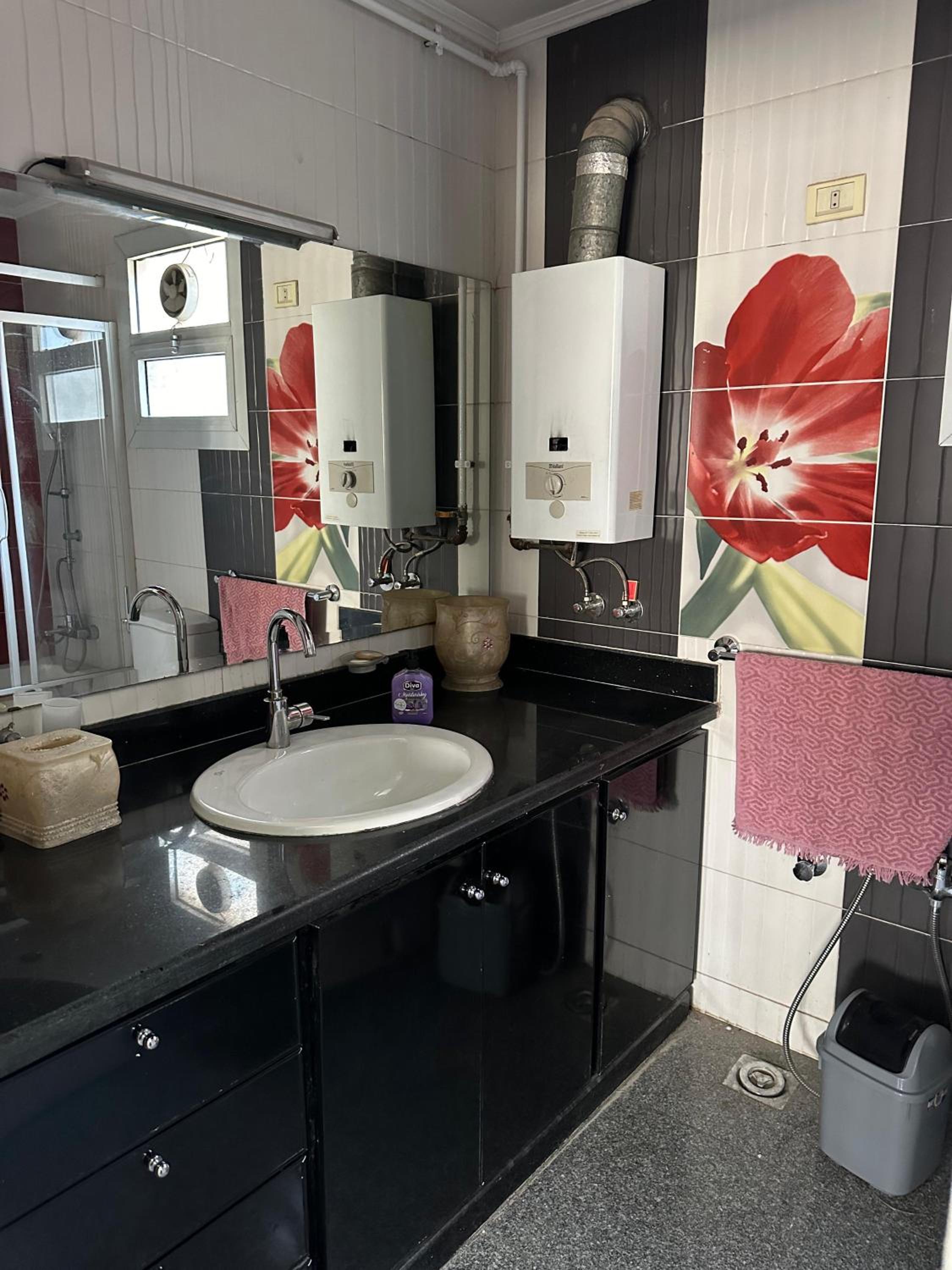 Luxury apartment close to shopping
