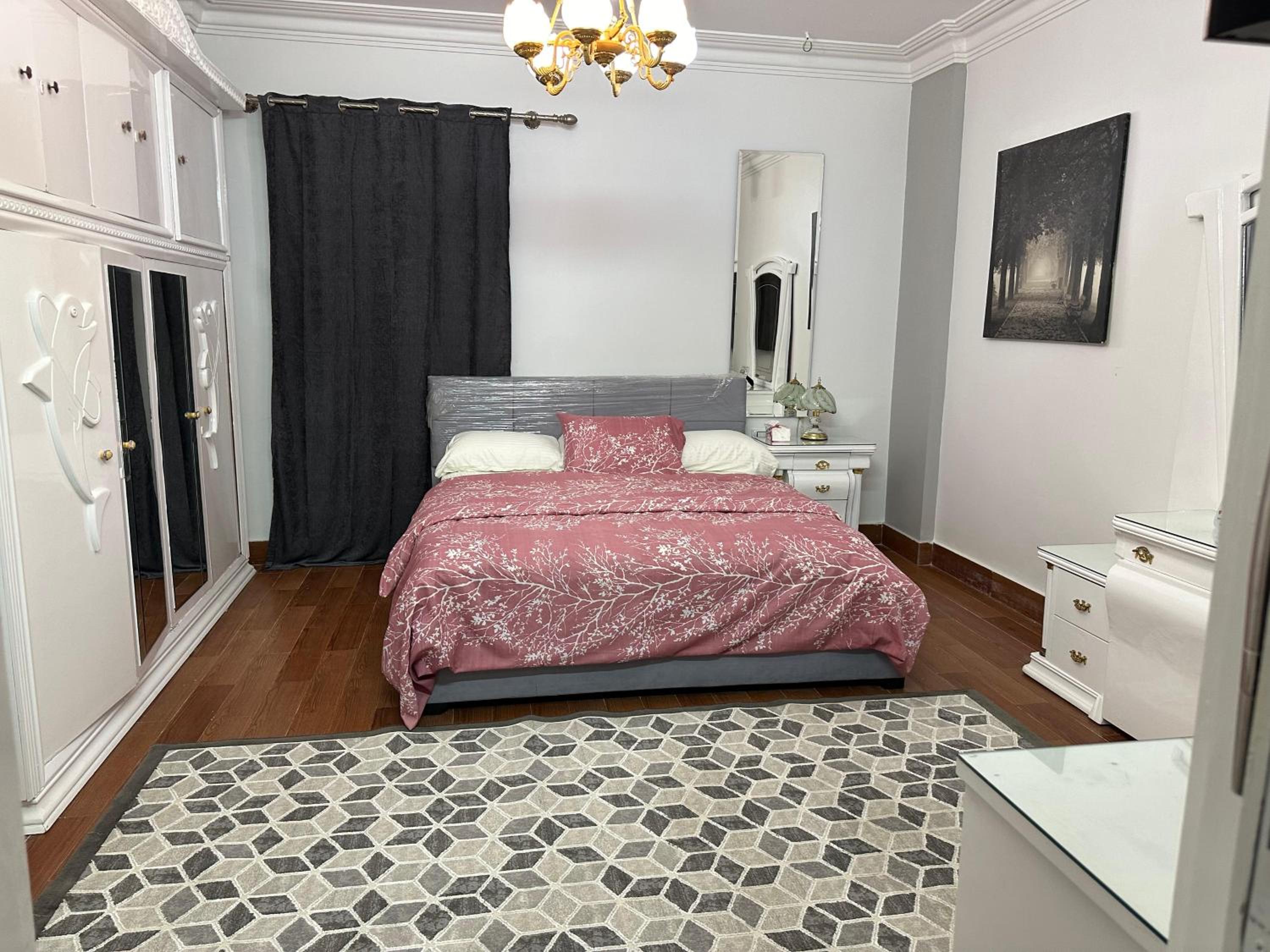Luxury apartment close to shopping