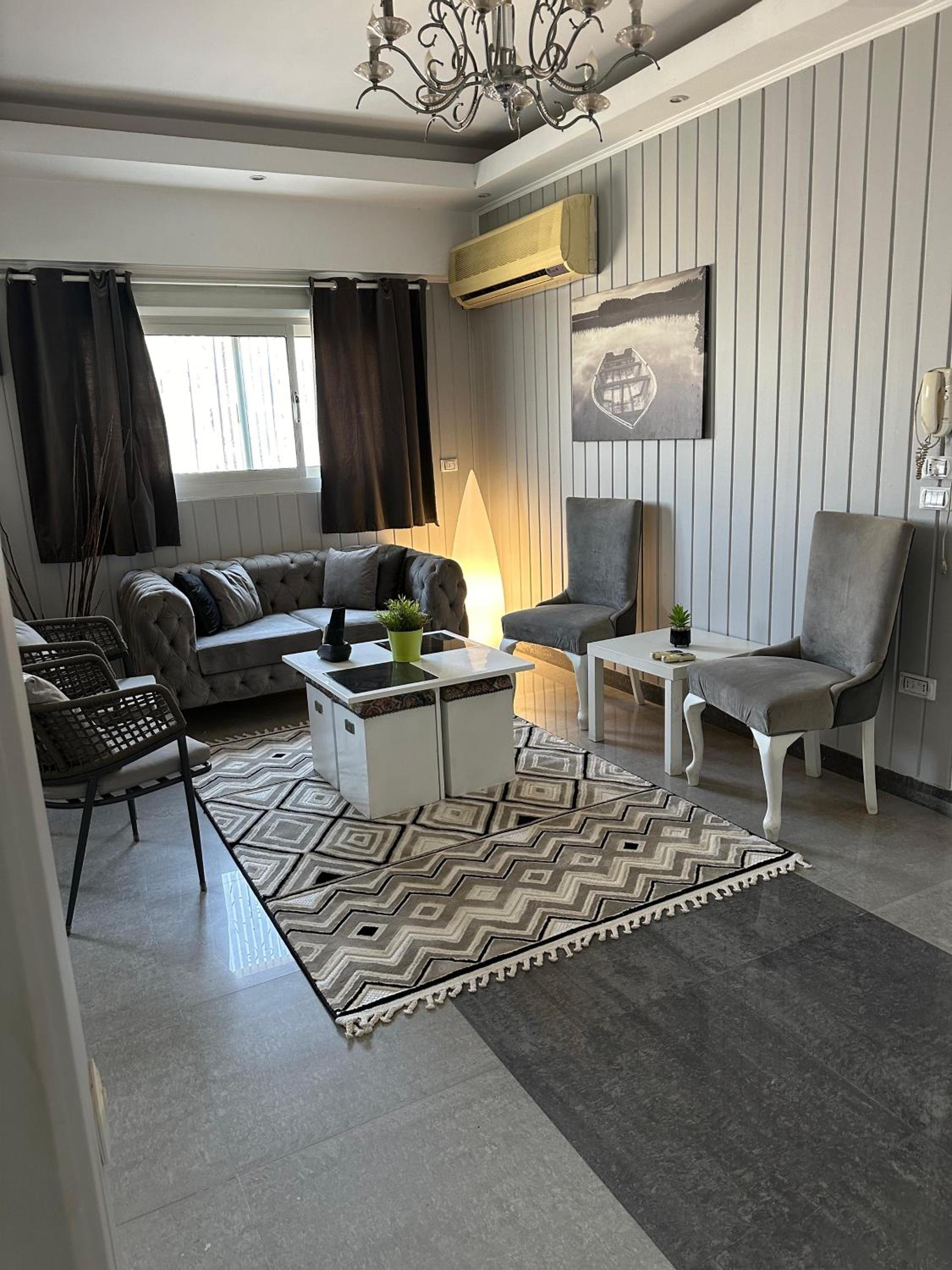 Luxury apartment close to shopping