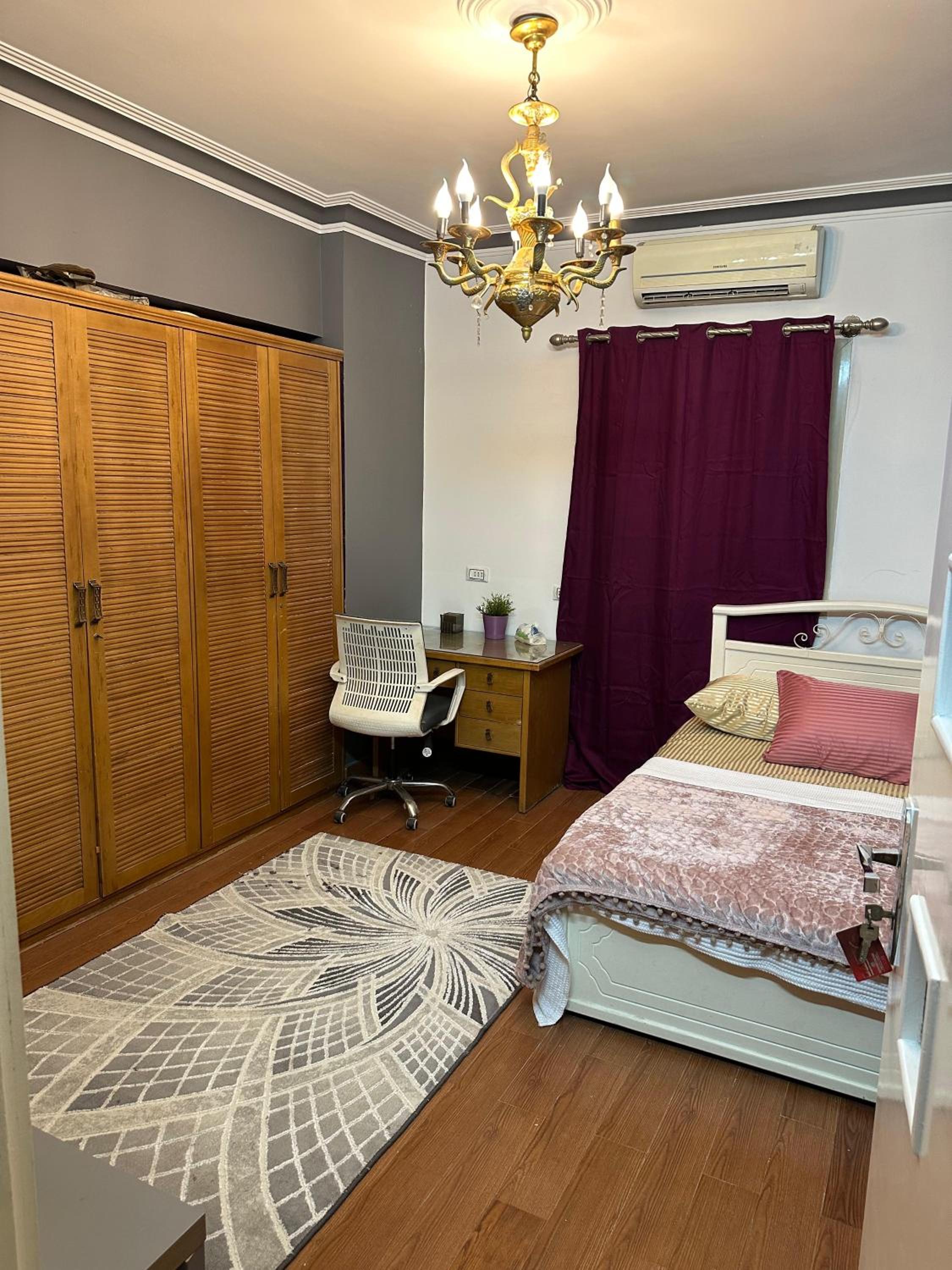 Luxury apartment close to shopping