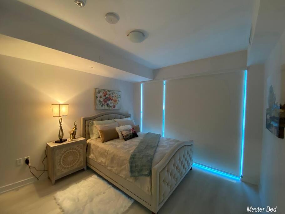 Beautiful Condo, 2 Bedrooms and a Den in Friday Harbour Resort!