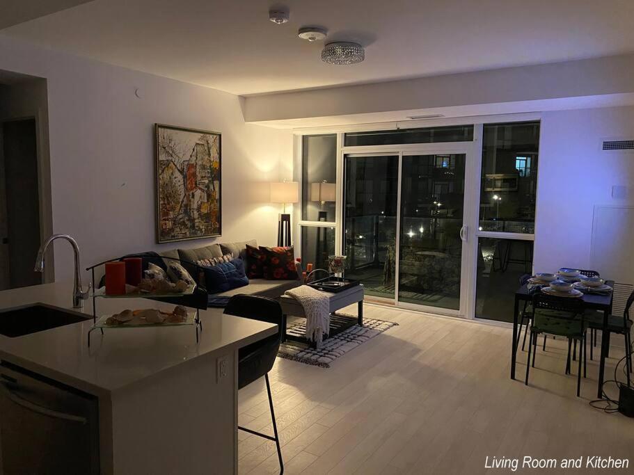 Beautiful Condo, 2 Bedrooms and a Den in Friday Harbour Resort!