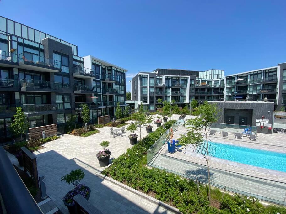 Beautiful Condo, 2 Bedrooms and a Den in Friday Harbour Resort!