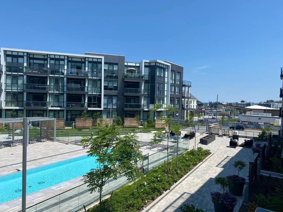 Beautiful Condo, 2 Bedrooms and a Den in Friday Harbour Resort!