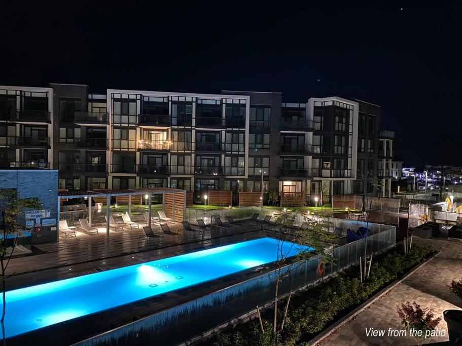Beautiful Condo, 2 Bedrooms and a Den in Friday Harbour Resort!