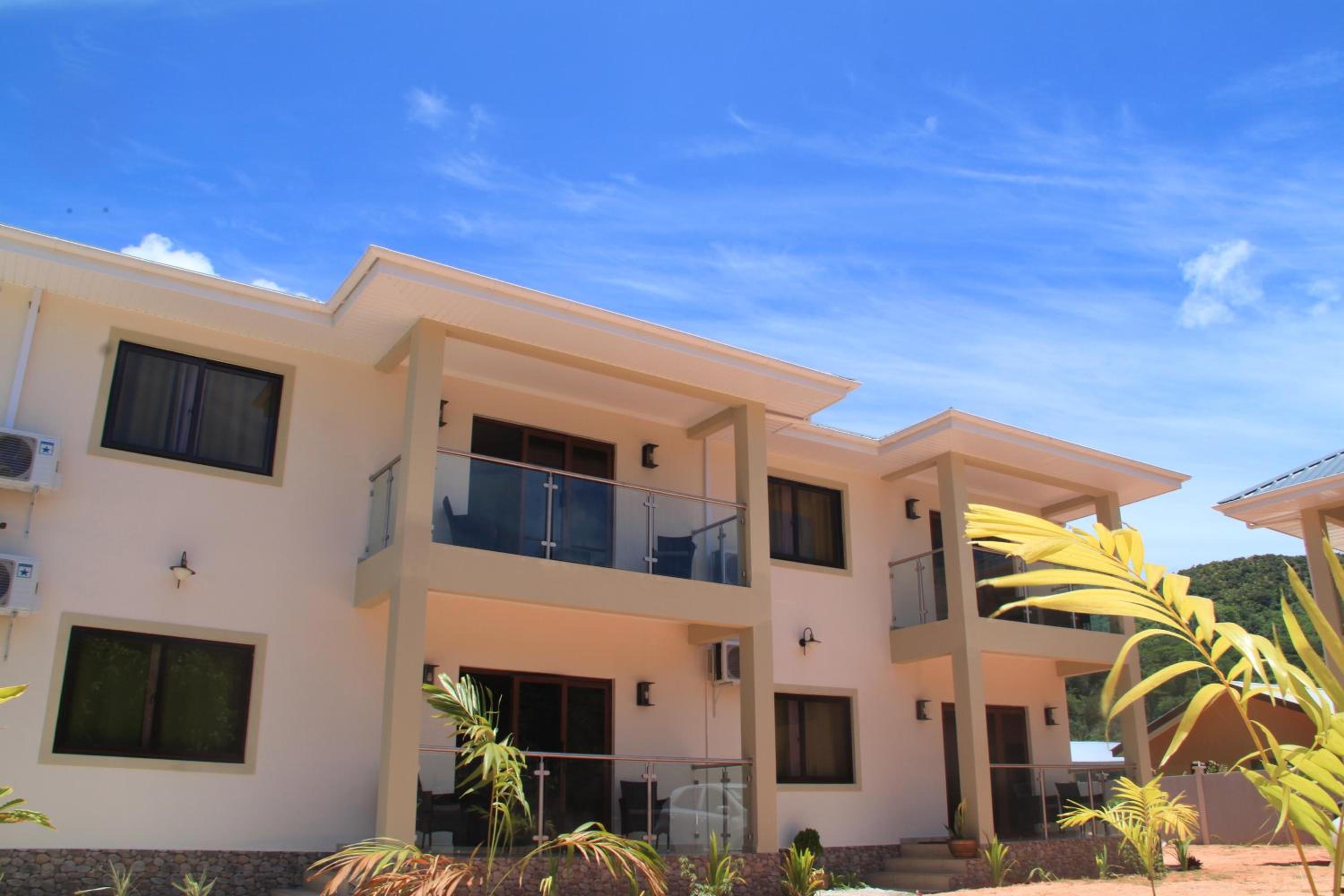 Yvon's Tropical Villa photo 5