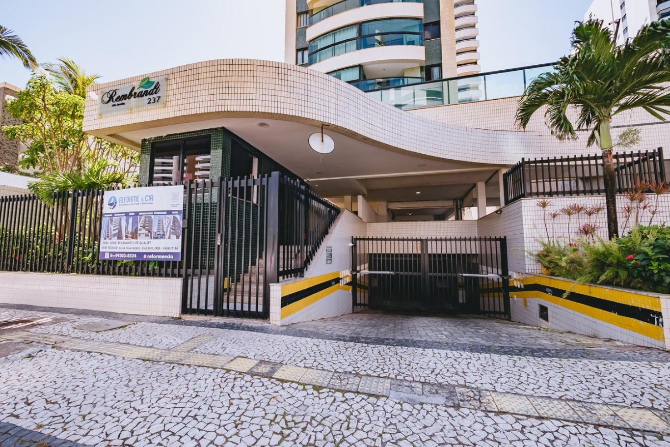 Apto c vista a 350m da Praia de Armacao Salvador
