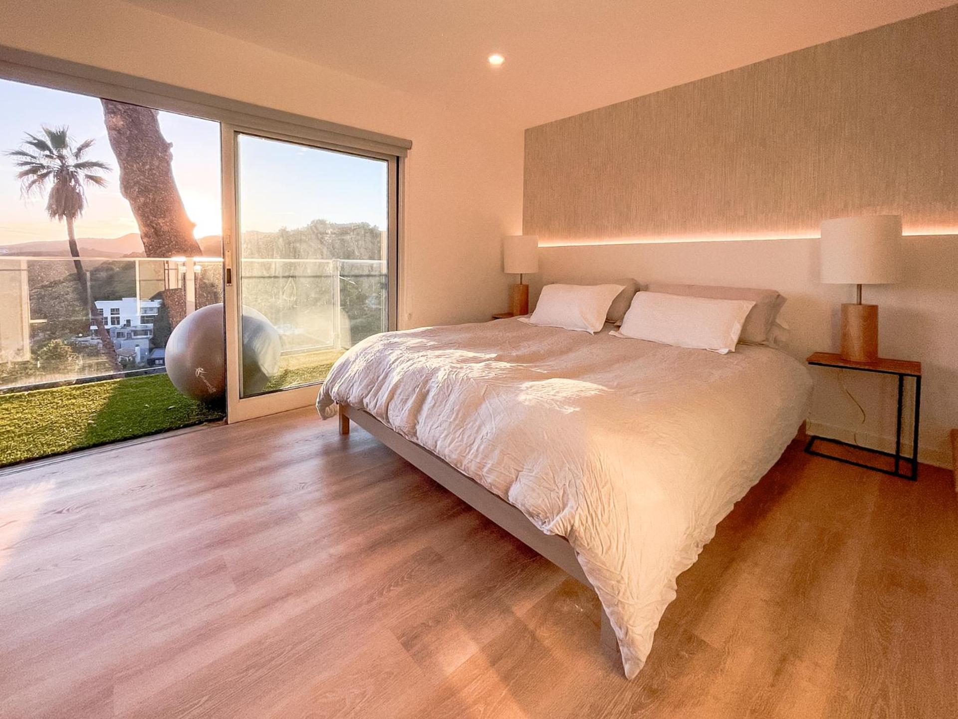 Stunning Views Hollywood Hills Lux Living
