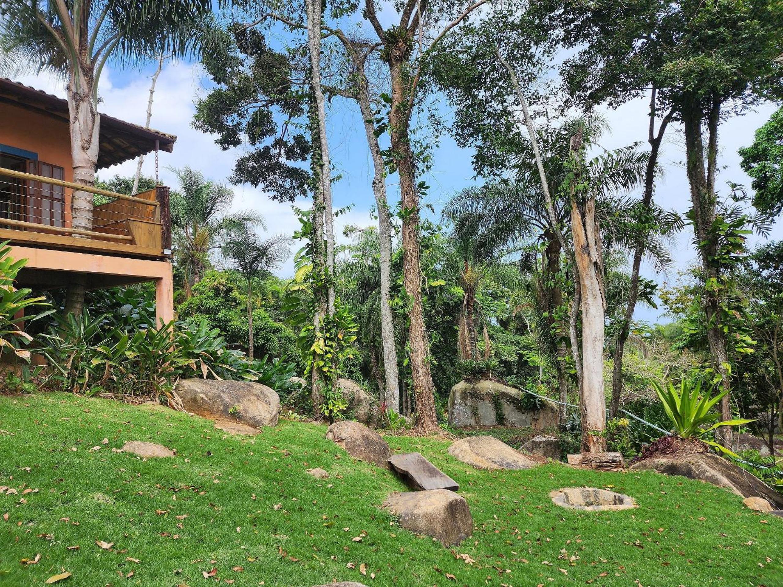 Bangalô com vista e piscina natural em Flechas