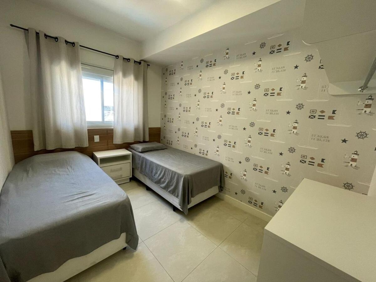 Cód 111 · Amplo apartamento no Residencial Plaza