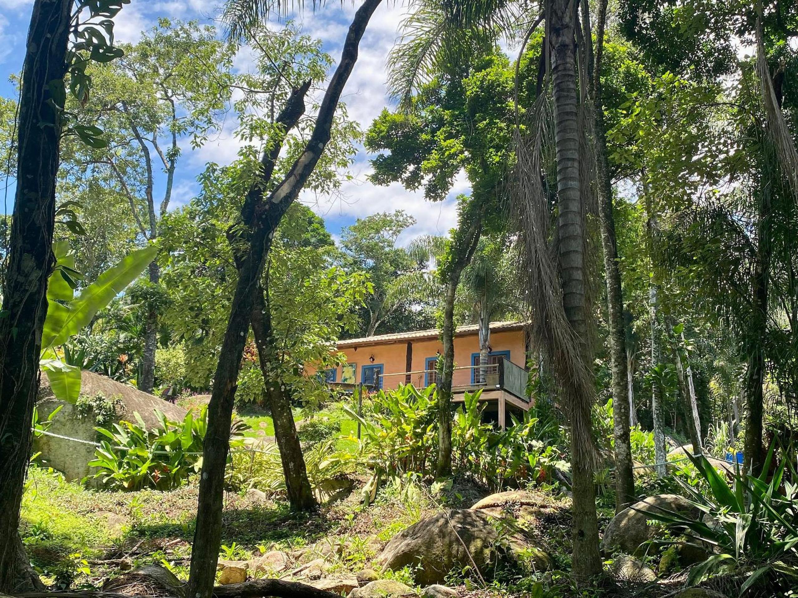 Bangalô com vista e piscina natural em Flechas