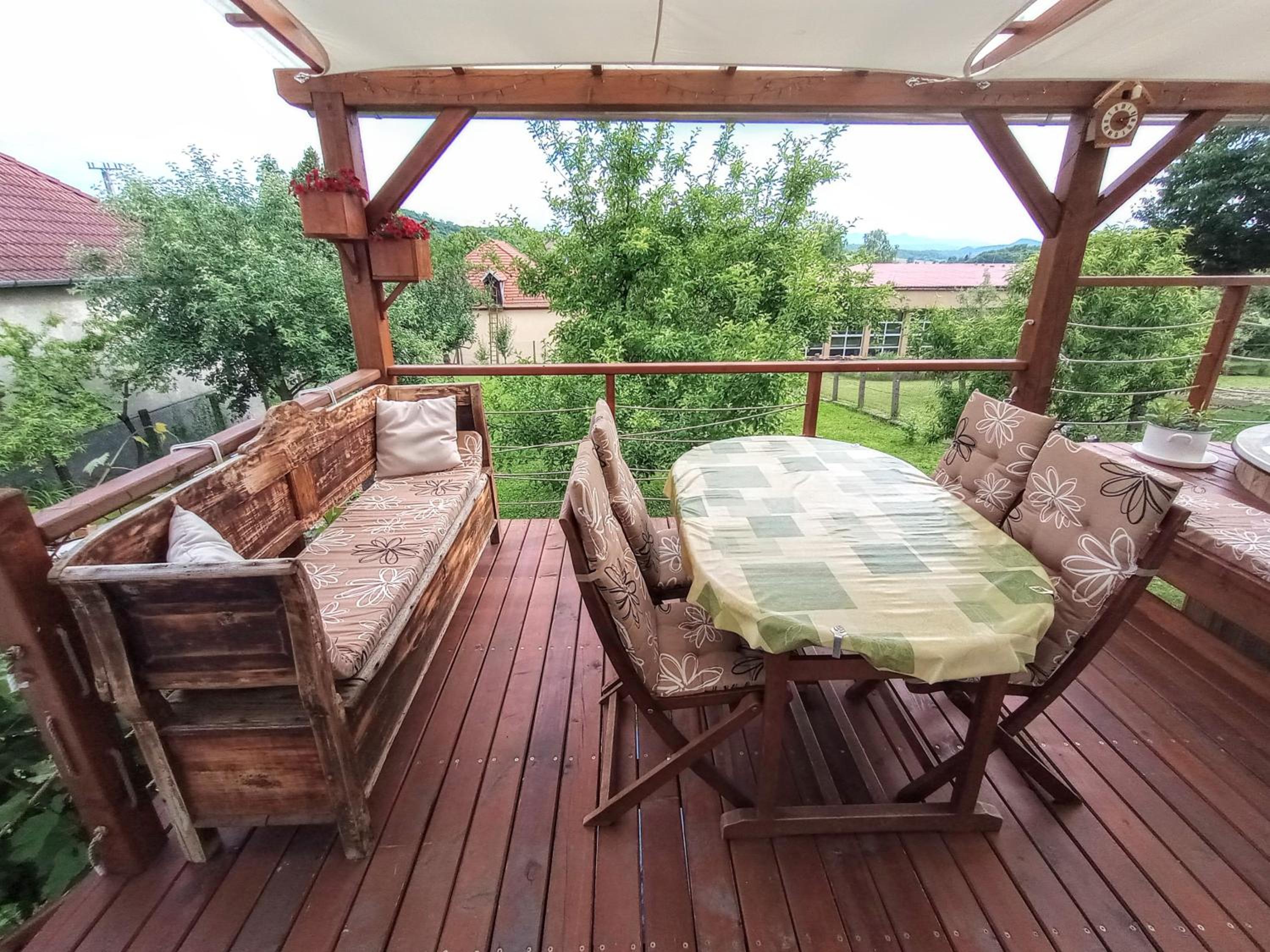 Kék Rigó Dézsafürdős Vendégház