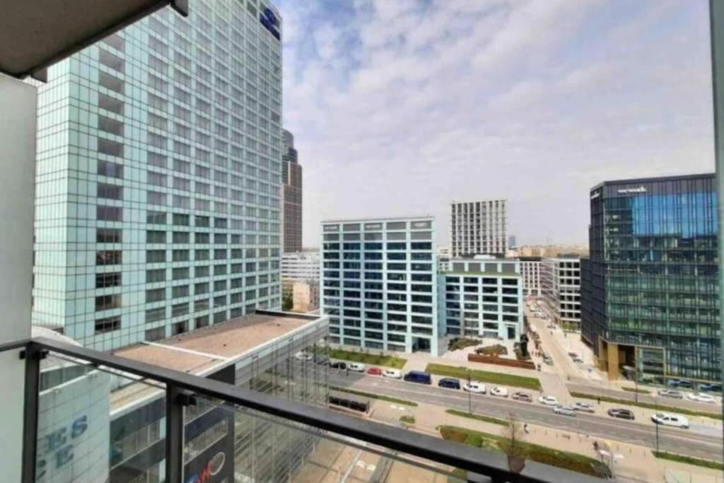 Urban Chic - One Bedroom Apartment - Luxury Warsaw Stays- Platinum Towers&606