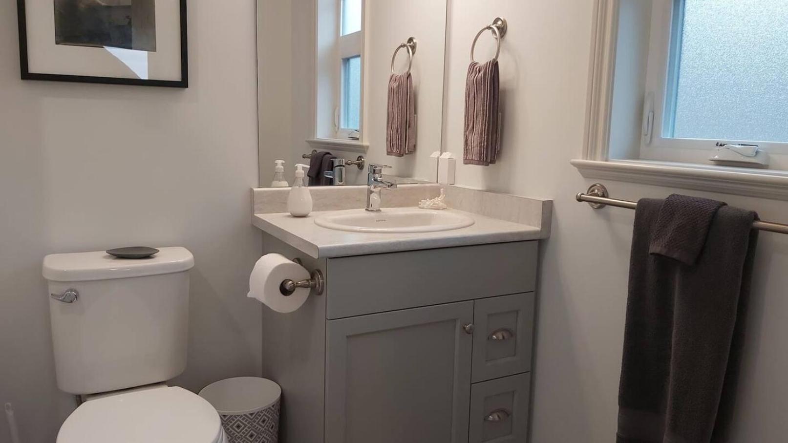 4 Bedroom House Walking Distance To Pools