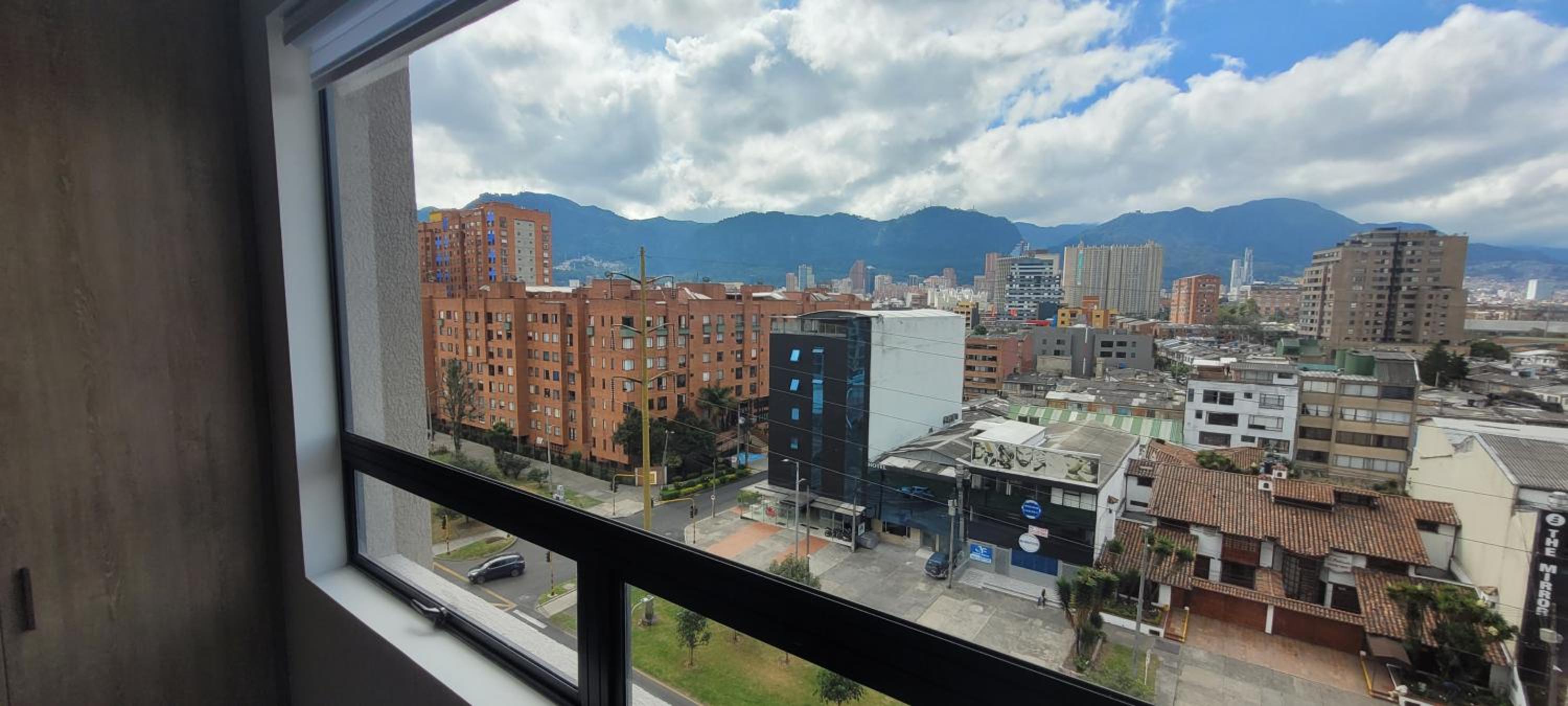 Apartaestudio cerca a Corferias y Embajada EEUU