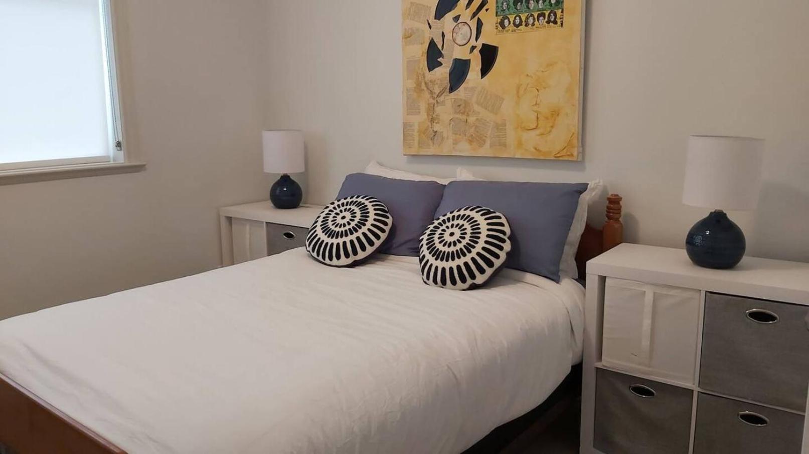 4 Bedroom House Walking Distance To Pools