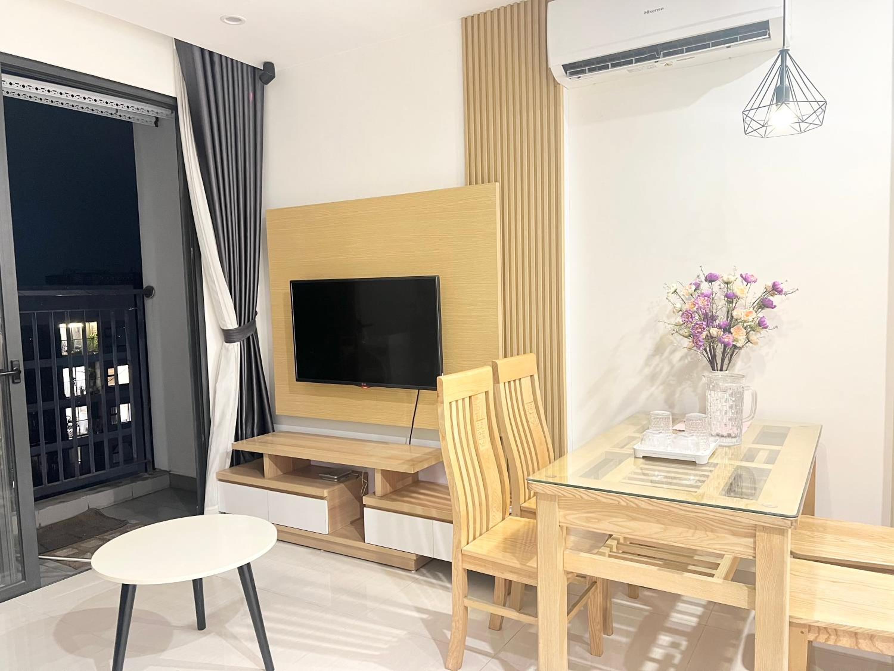 KKHomestay S102 Vinhomes Ocean Park - Book with us, and we will never cancel your booking on our end