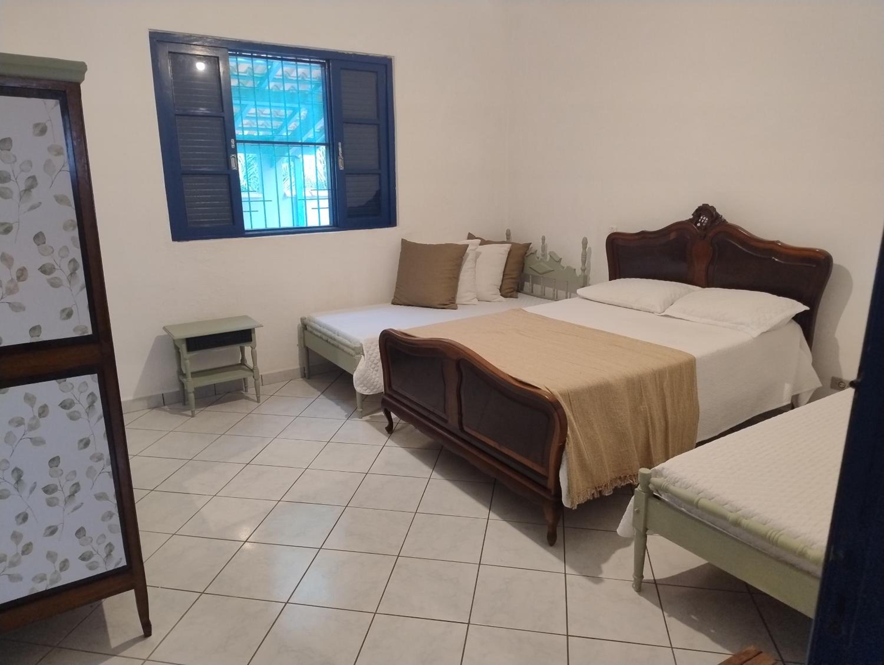 Casa com Quadra de Areia para 21 pessoas em Boracéia São Seba