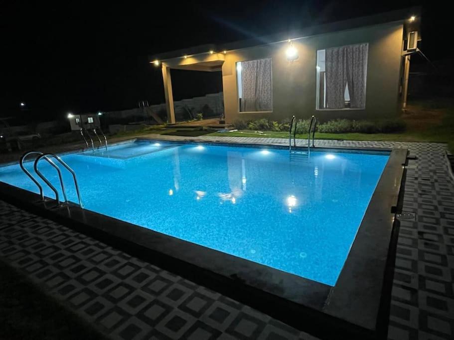 2BHK Farmhouse near Ananthigirii Hills by Skyline Homestays view 4