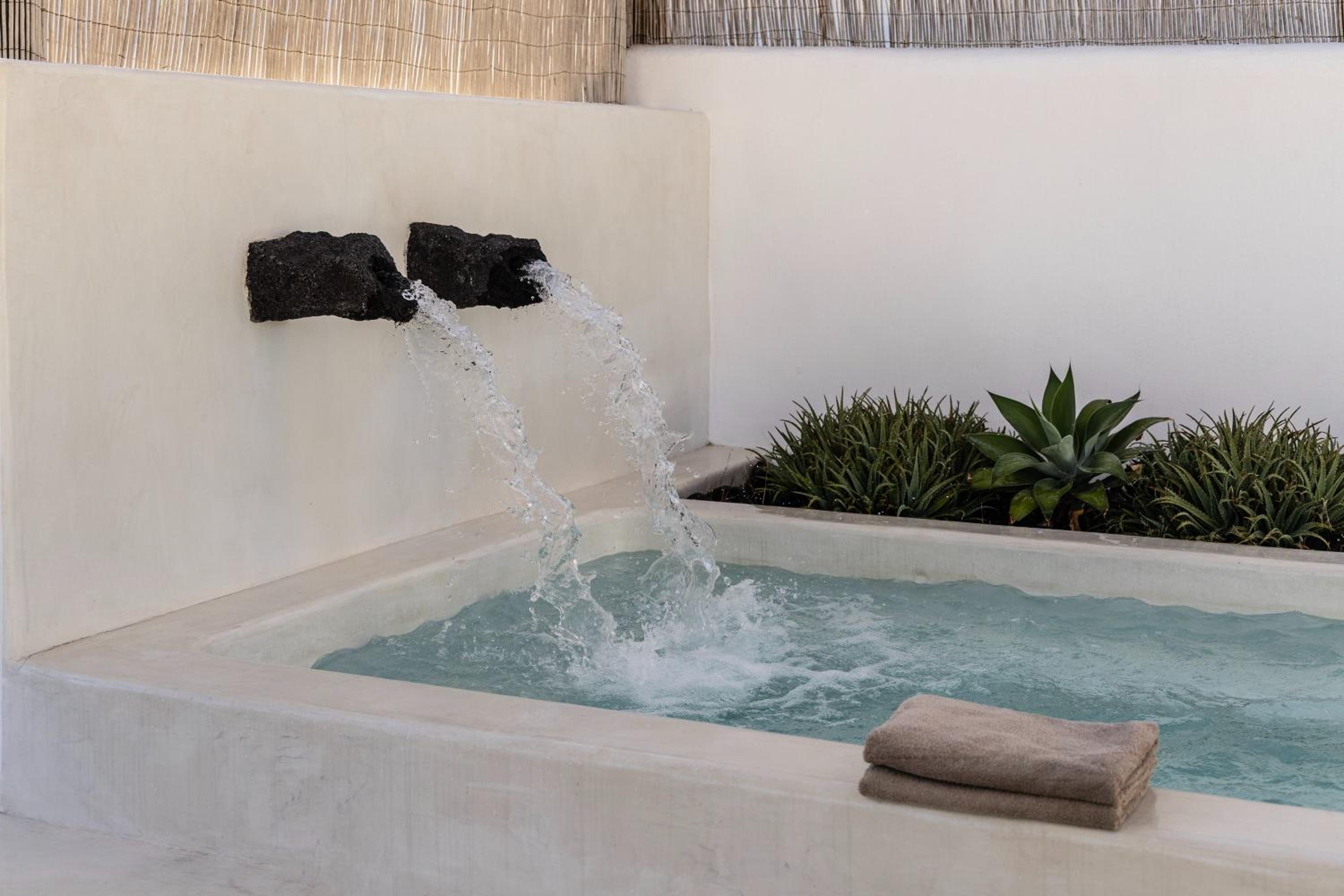 Arithera Villa in Santorini view 5