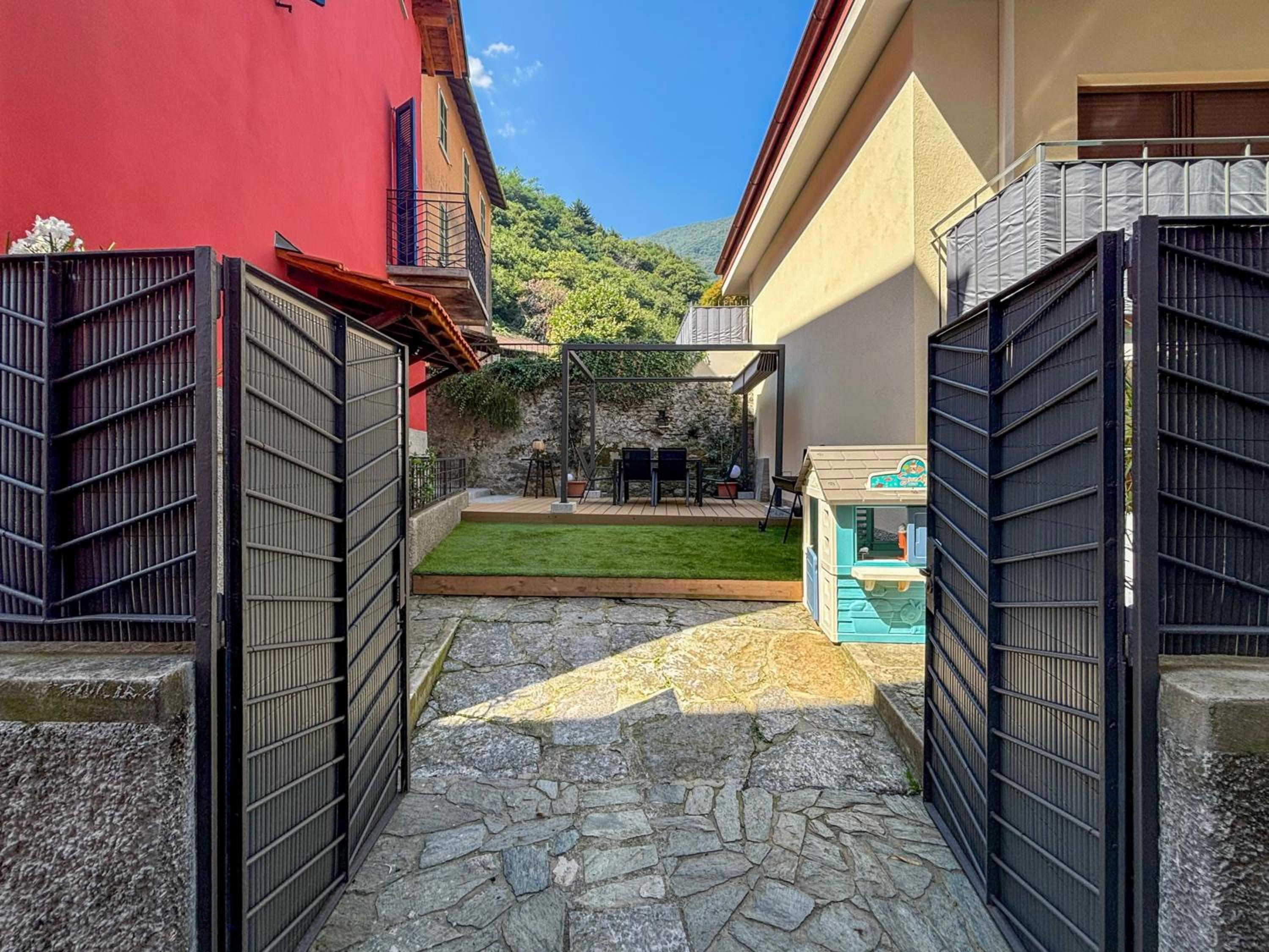 Villa ROSSA - 2 steps from the lake view 5