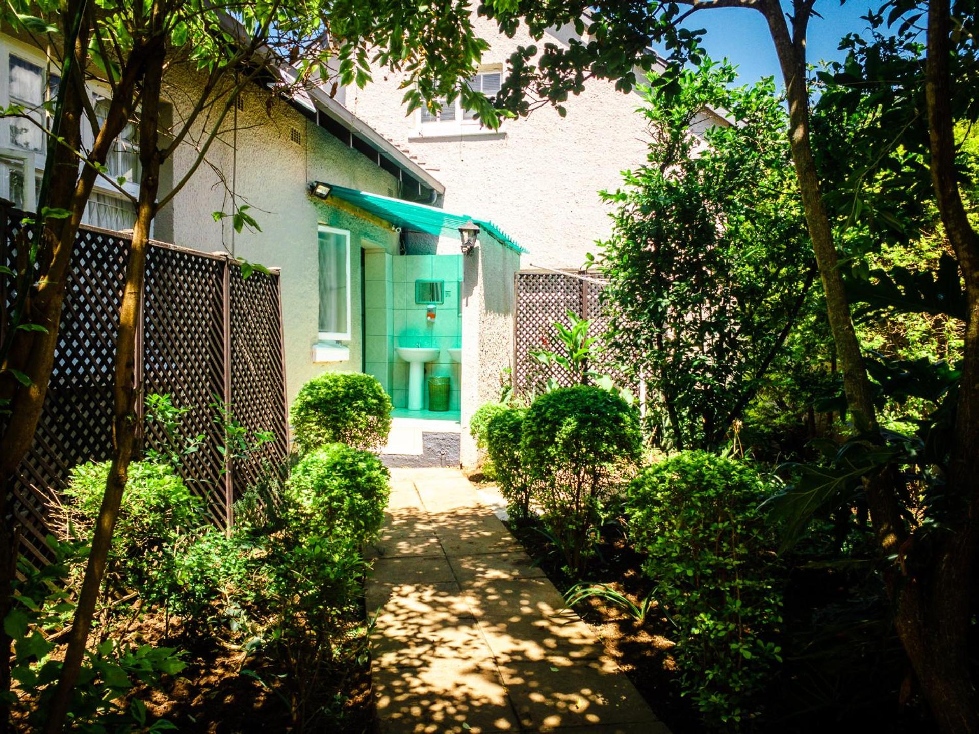 New England Guest House by Ilawu