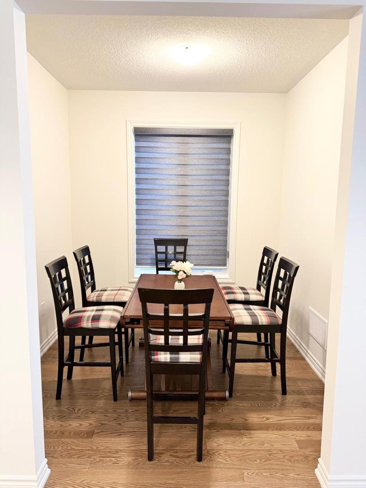 Barrie Vacations - Brand New Modern Home in Barrie! - Property Image 23