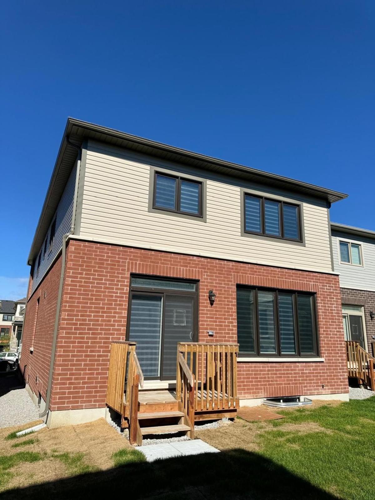 Barrie Vacations - Brand New Modern Home in Barrie! - Property Image 2