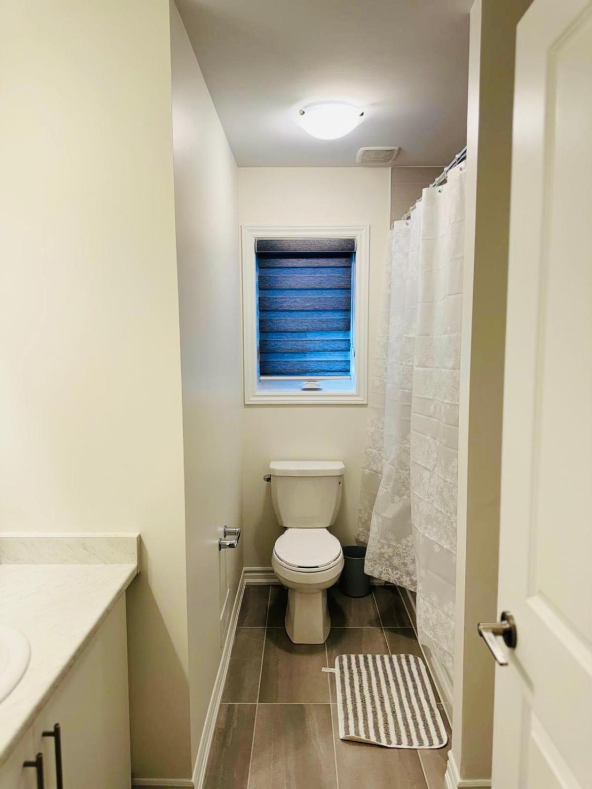 Barrie Vacations - Brand New Modern Home in Barrie! - Property Image 5