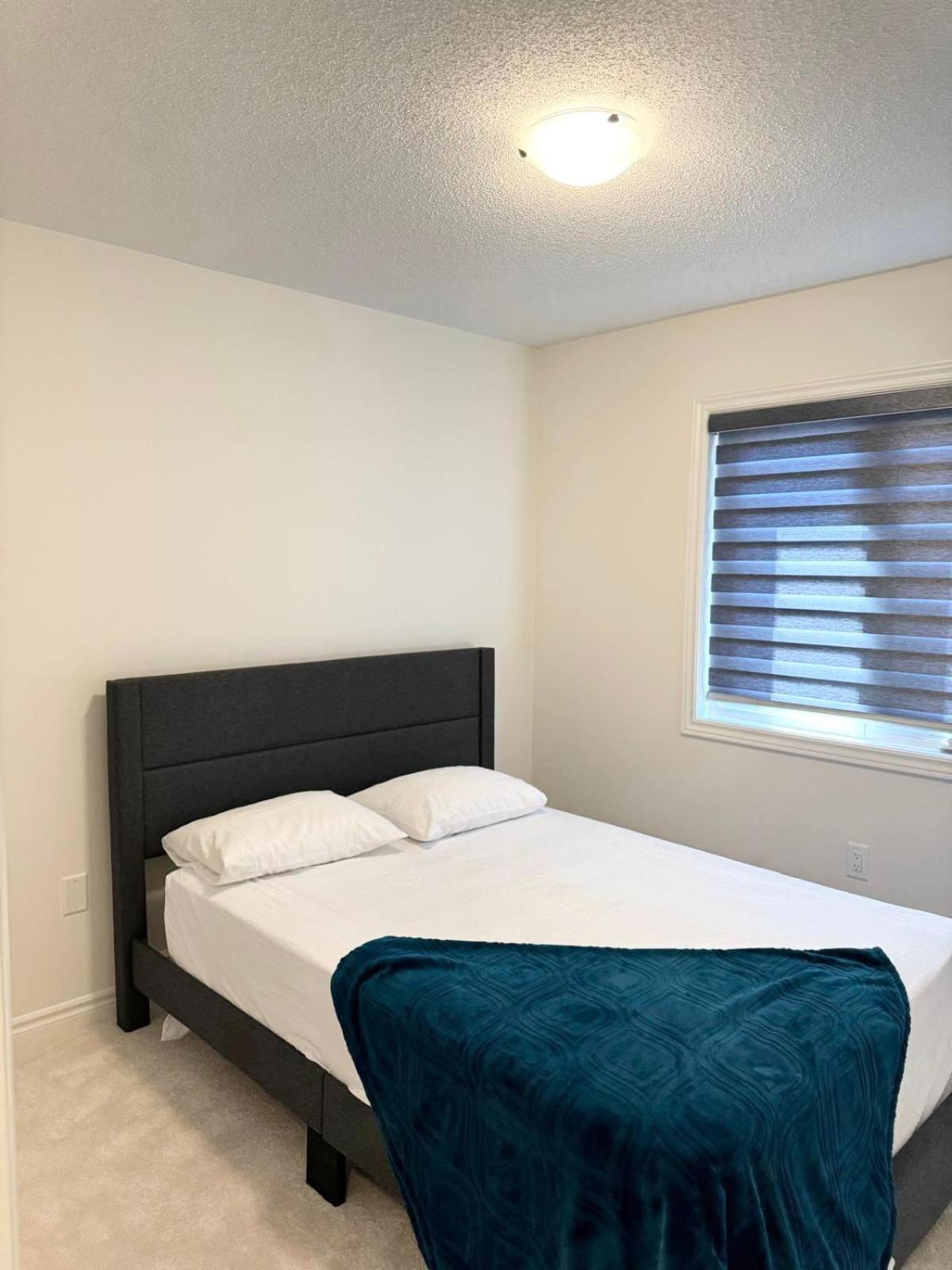 Barrie Vacations - Brand New Modern Home in Barrie! - Property Image 9